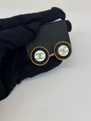 Orecchini Vintage Chanel con Finitura Madreperlacea