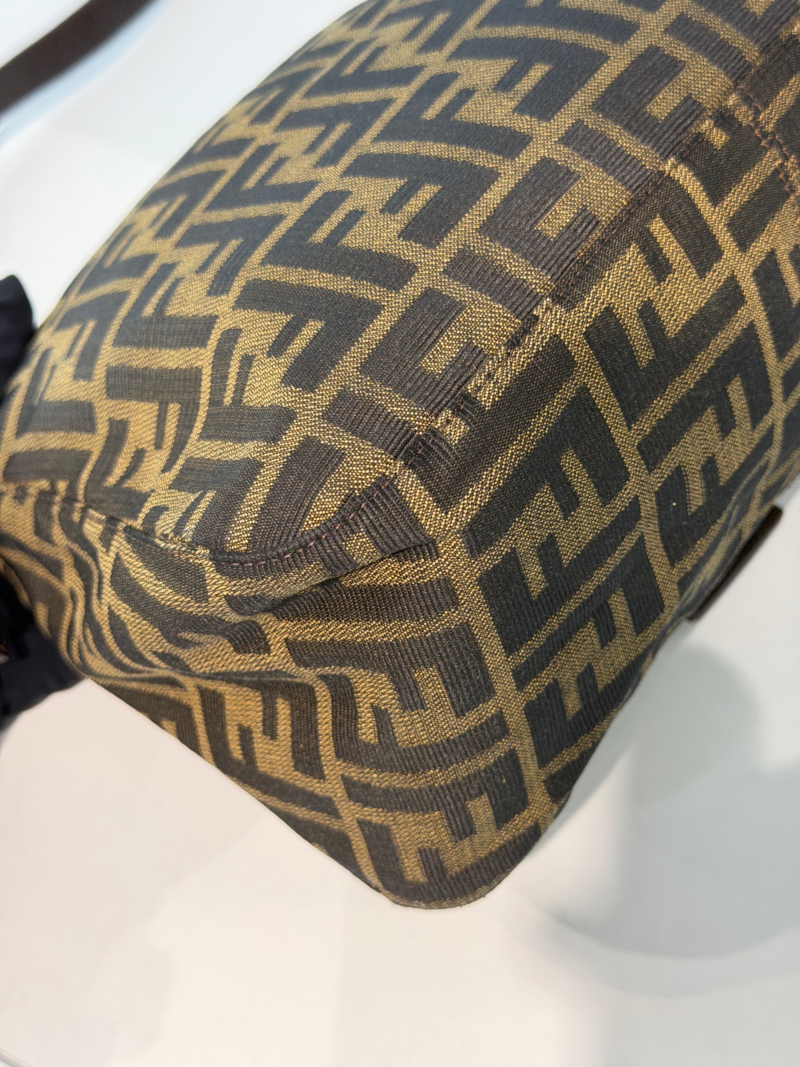 Borsa Fendi Mamma Baguette in Tela con Caratteristico Motivo Zucca