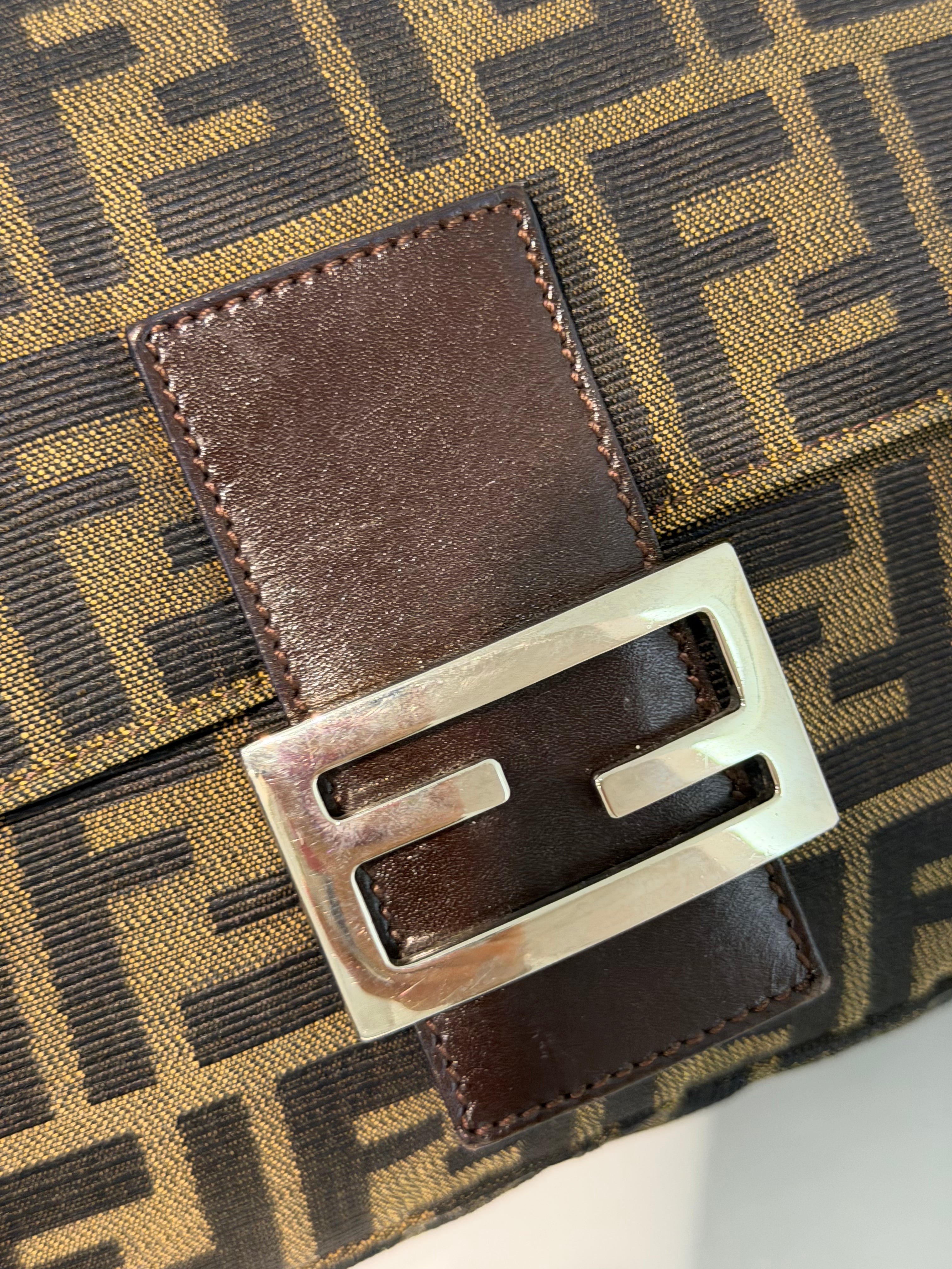 Borsa Fendi Mamma Baguette in Tela con Caratteristico Motivo Zucca