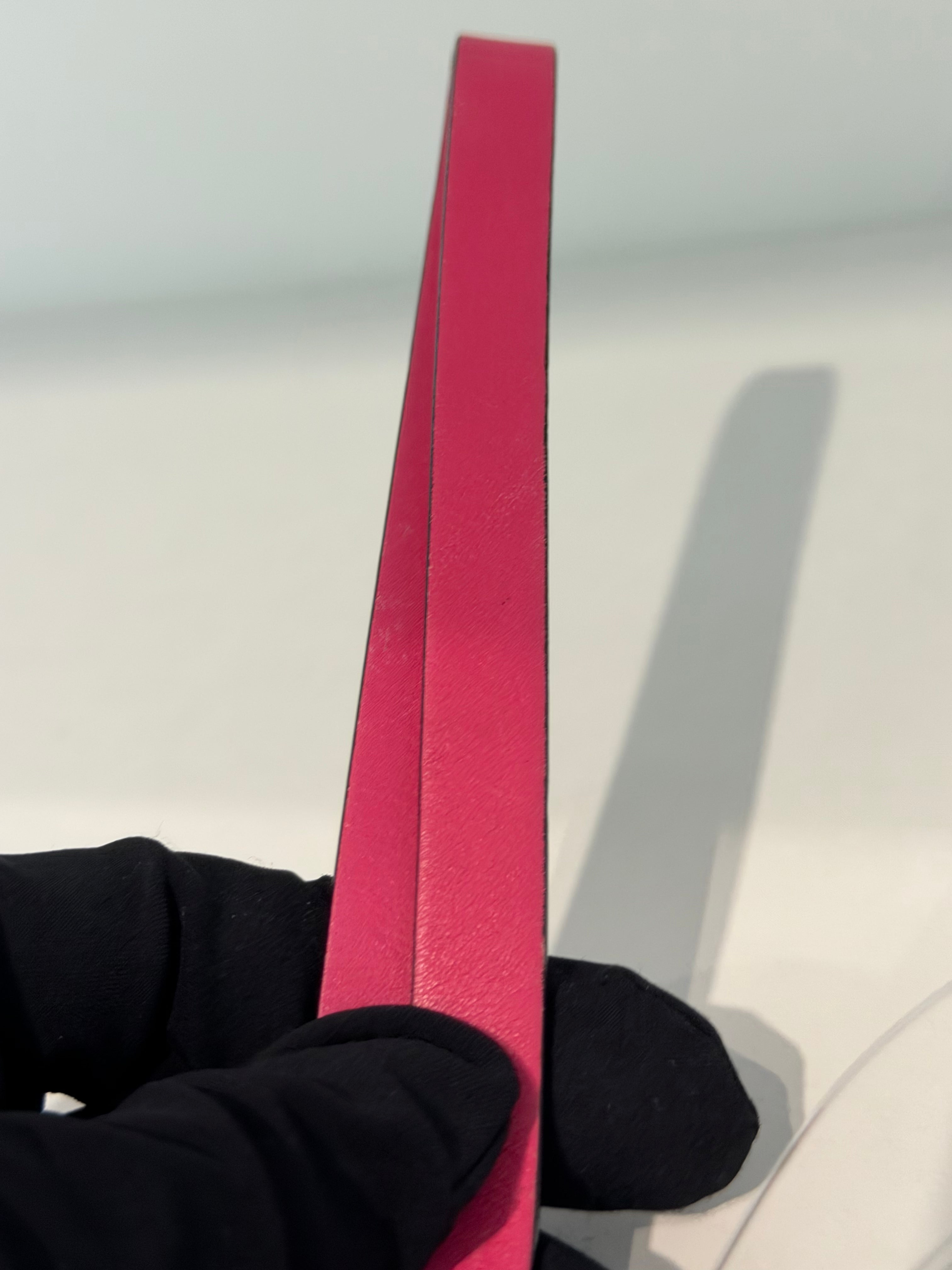 Pochette in Pelle Fucsia di Valentino Garavani