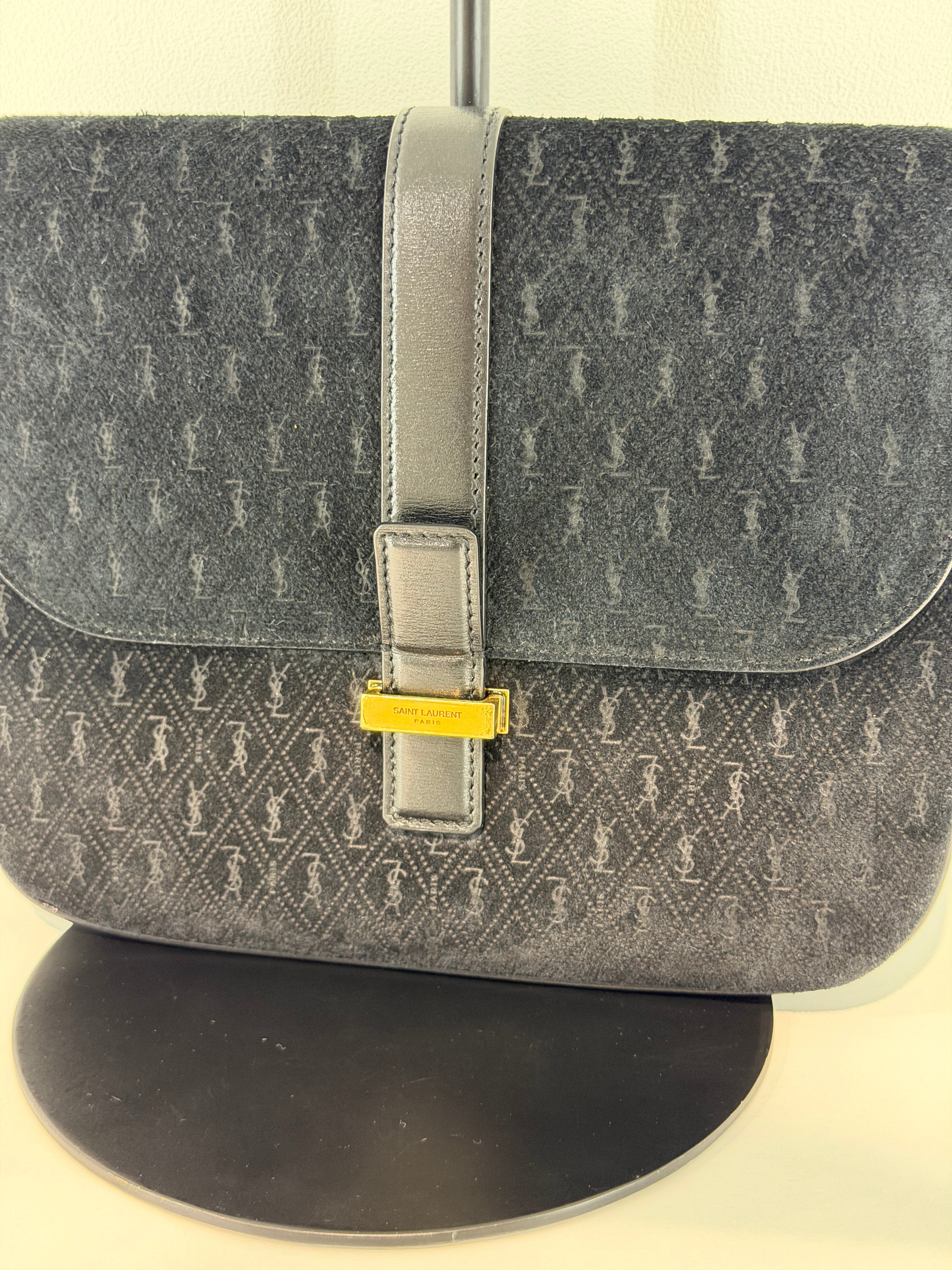 Borsa a Tracolla Saint Laurent Le Monogramme Small Satchel in Suede Nero
