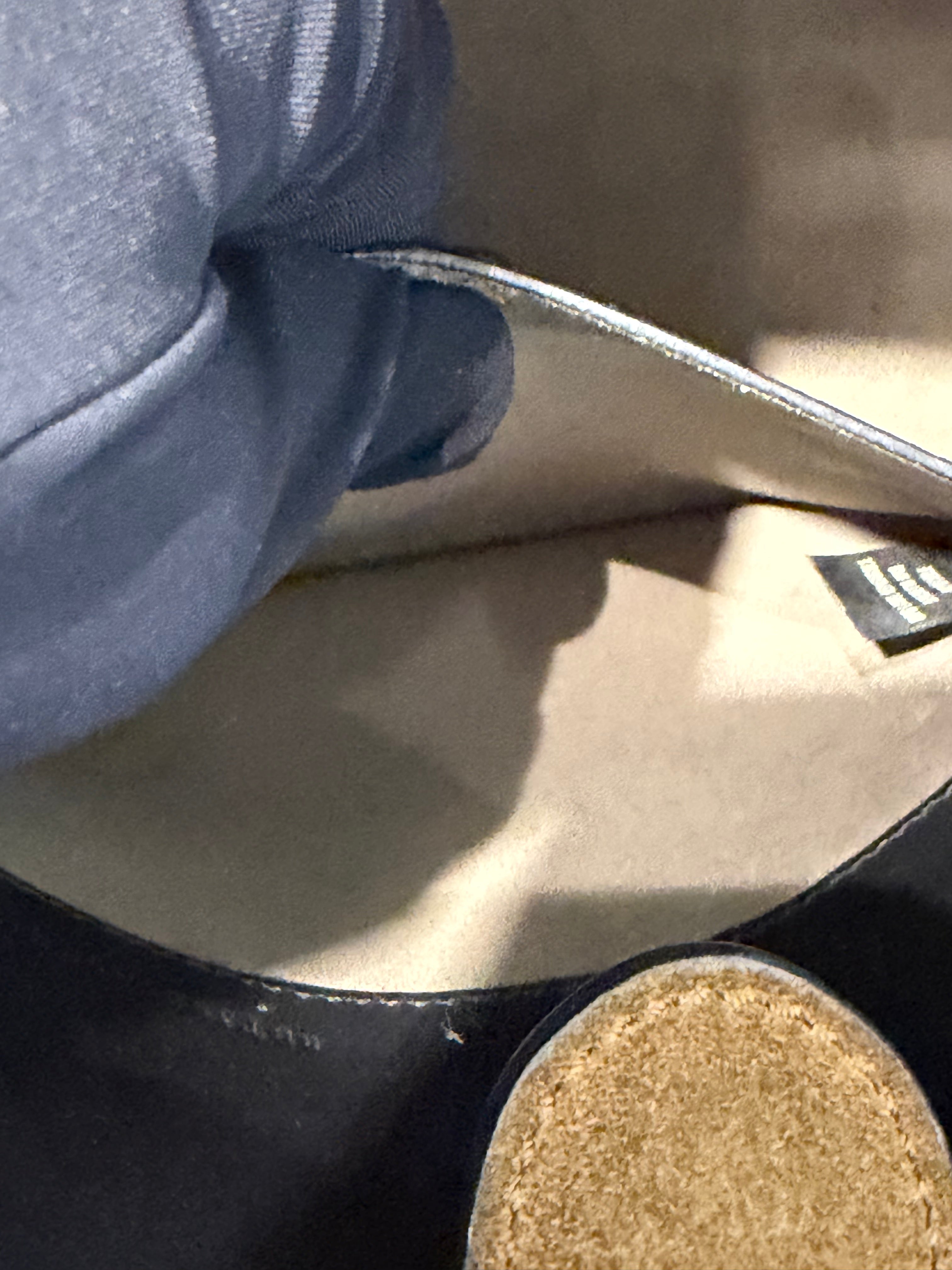 Borsa Fendi Flip in Pelle Nera e Camoscio Marrone