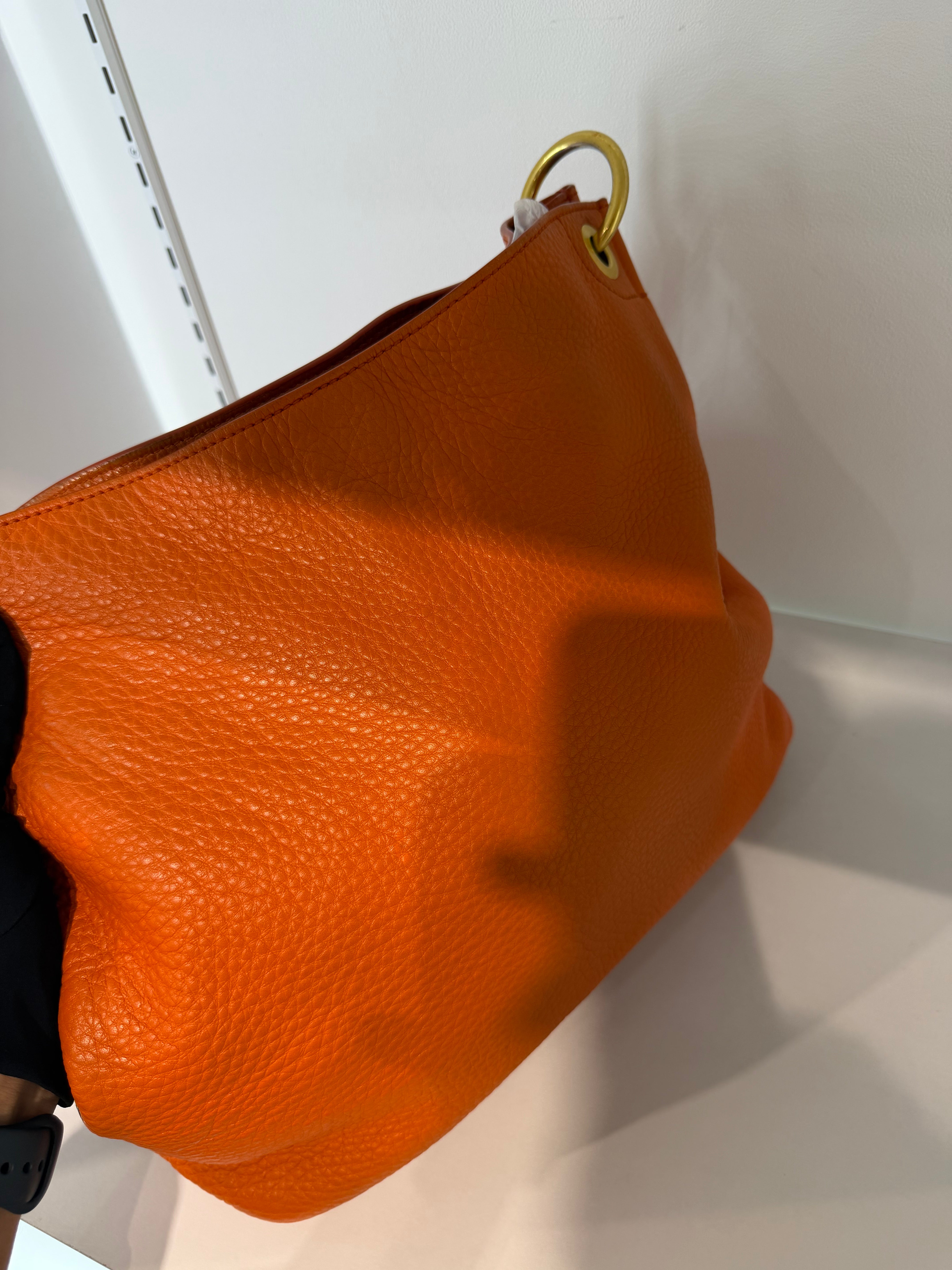 Borsa a Spalla Prada Vitello Daino Hobo in Pelle Martellata
