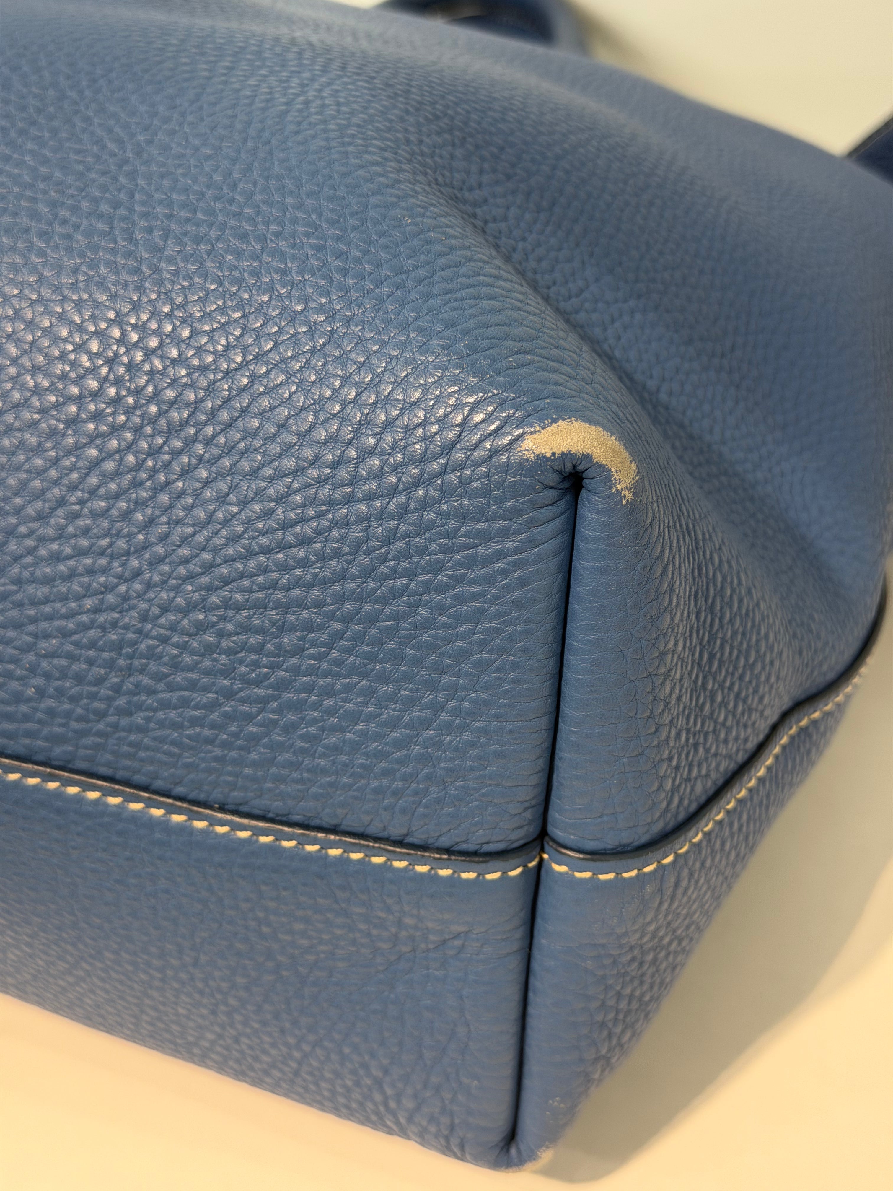 Borsa Tote Prada in Pelle Martellata Blu