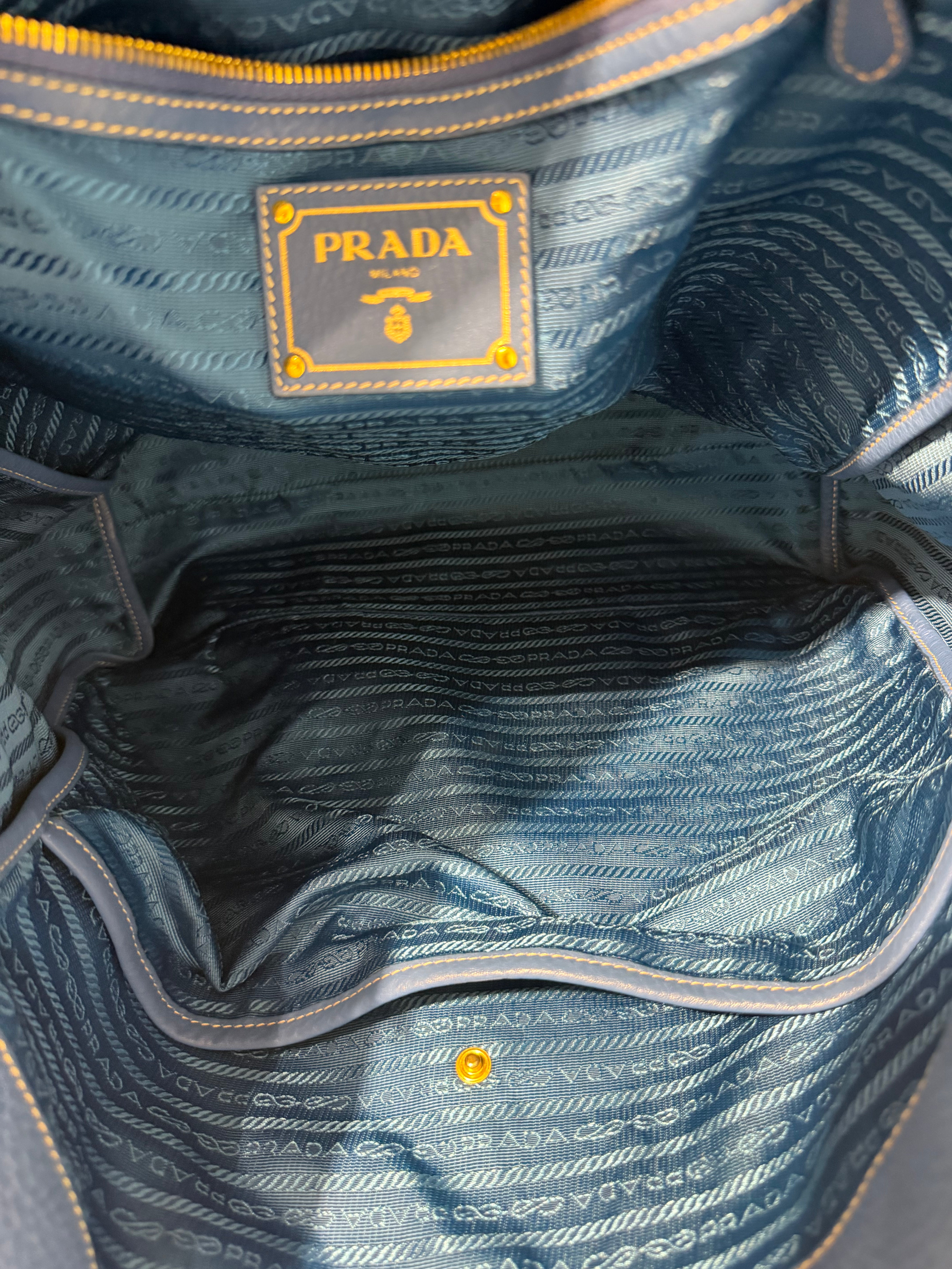 Borsa Tote Prada in Pelle Martellata Blu