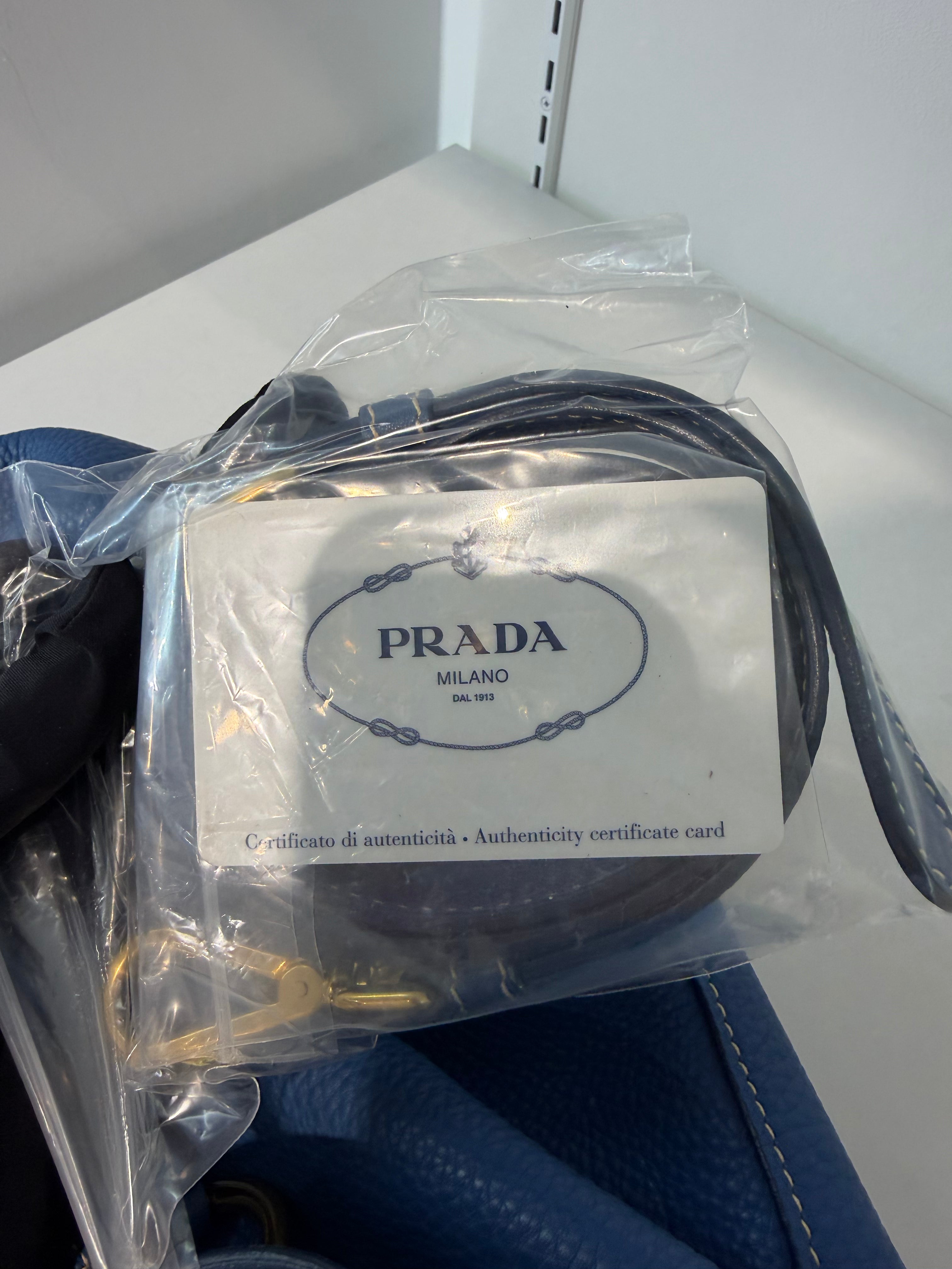 Borsa Tote Prada in Pelle Martellata Blu