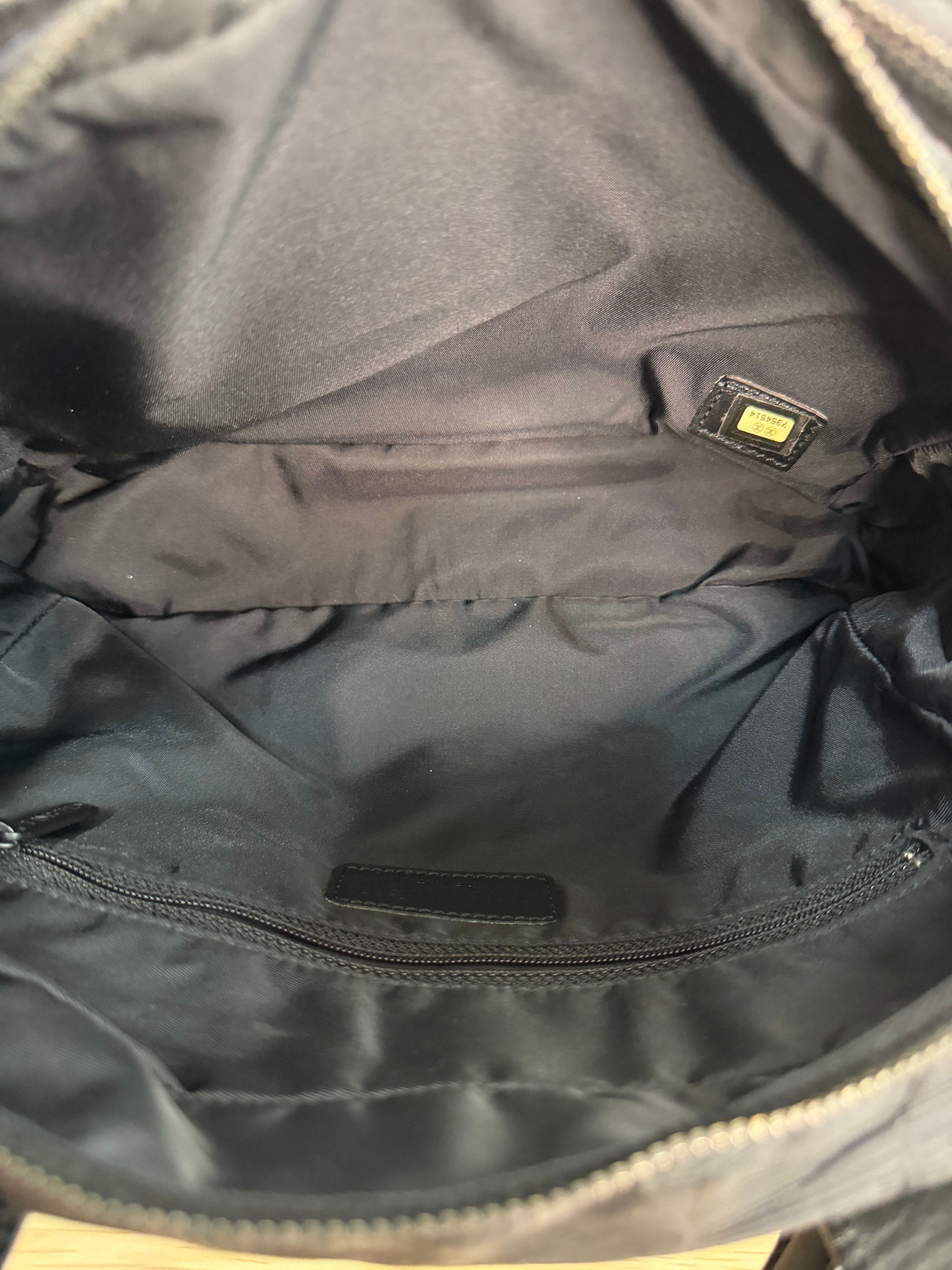 Borsa Chanel New Travel Line in Nylon nero con Tracolla Regolabile