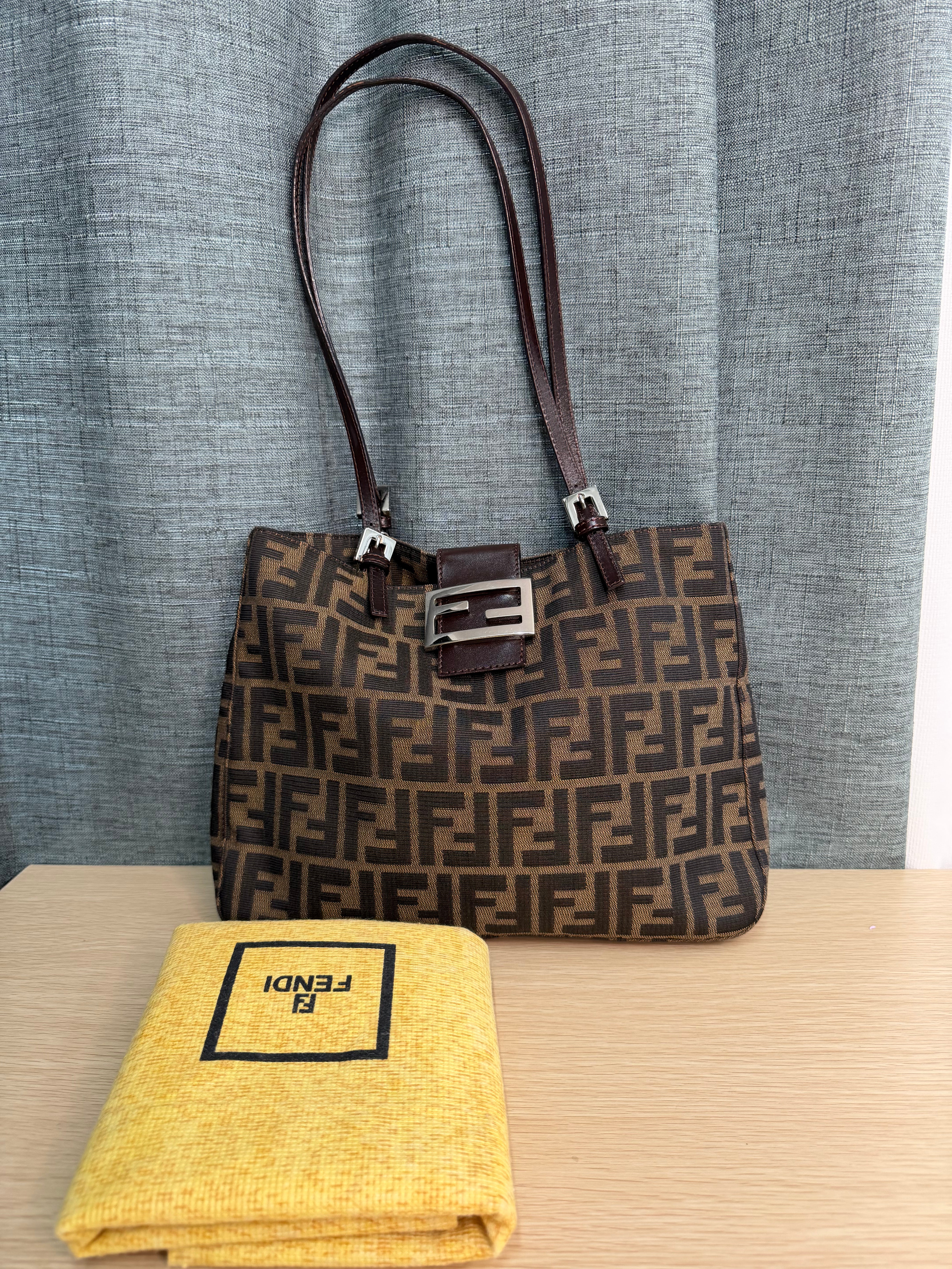 Borsa a Spalla Fendi Vintage in Tela Zucca