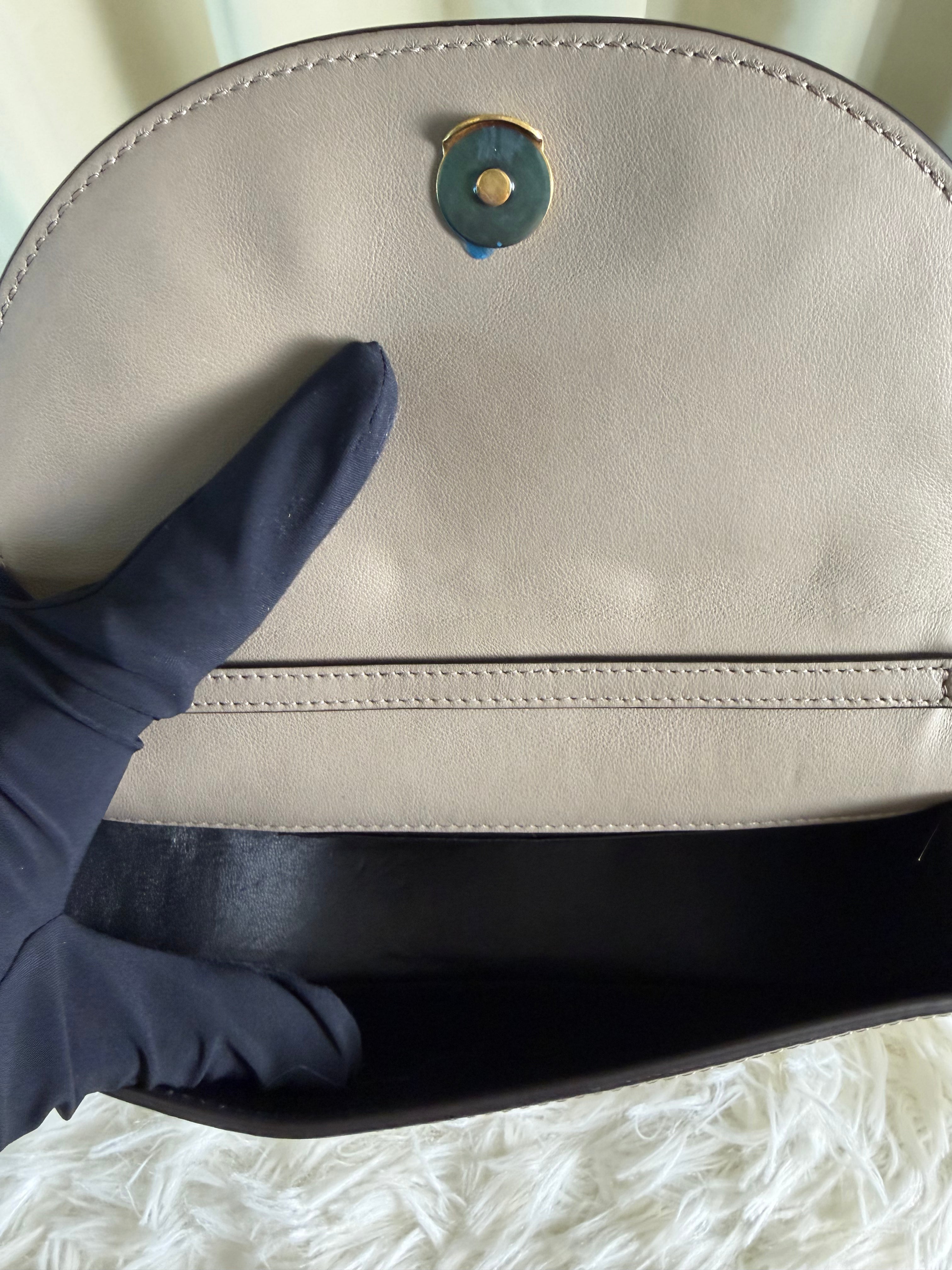 Borsa Chloé Nile Minaudiere in Pelle Grigia