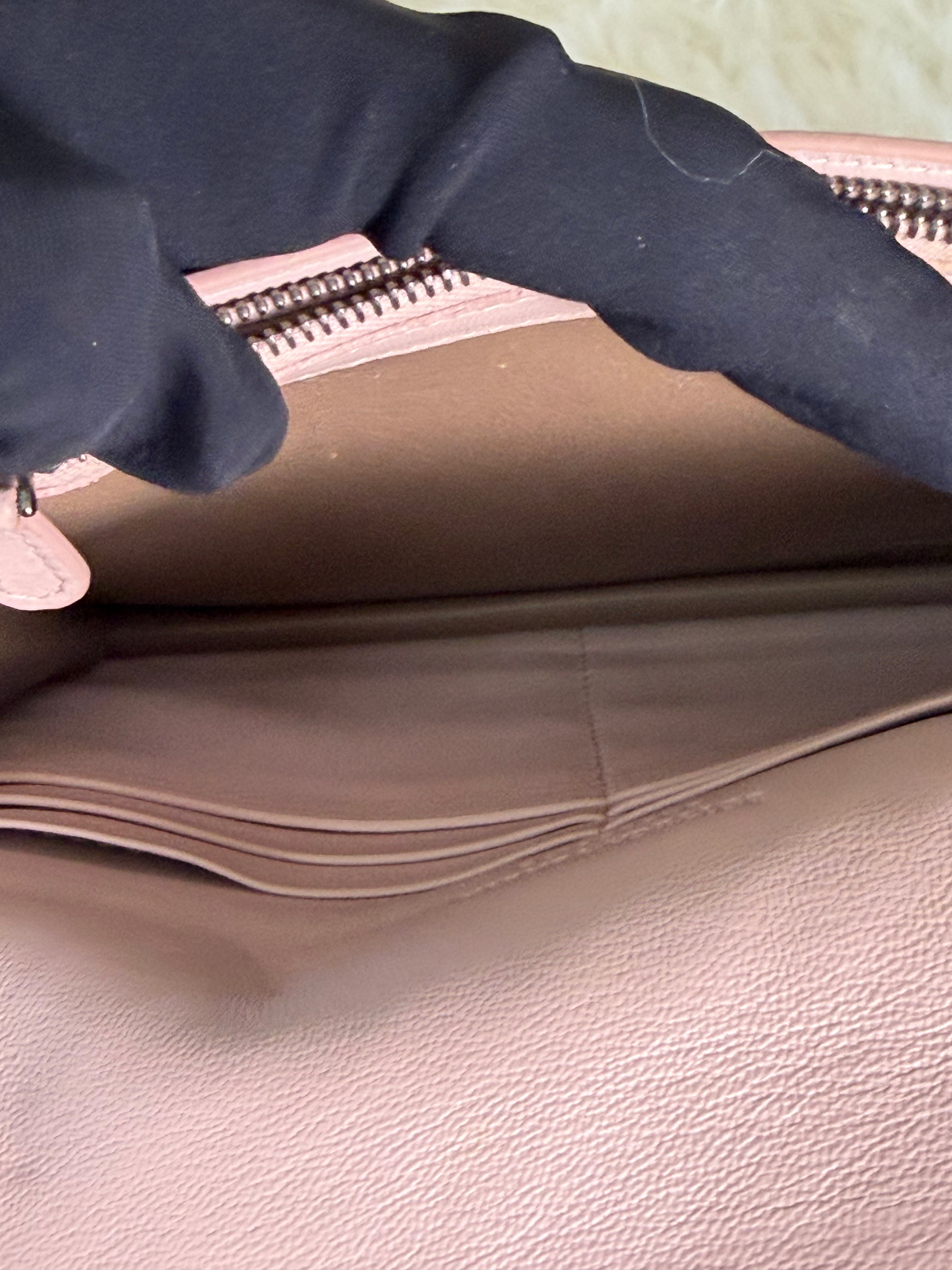 Portafoglio con Catena di Bottega Veneta Impreziosito con Fiocchi