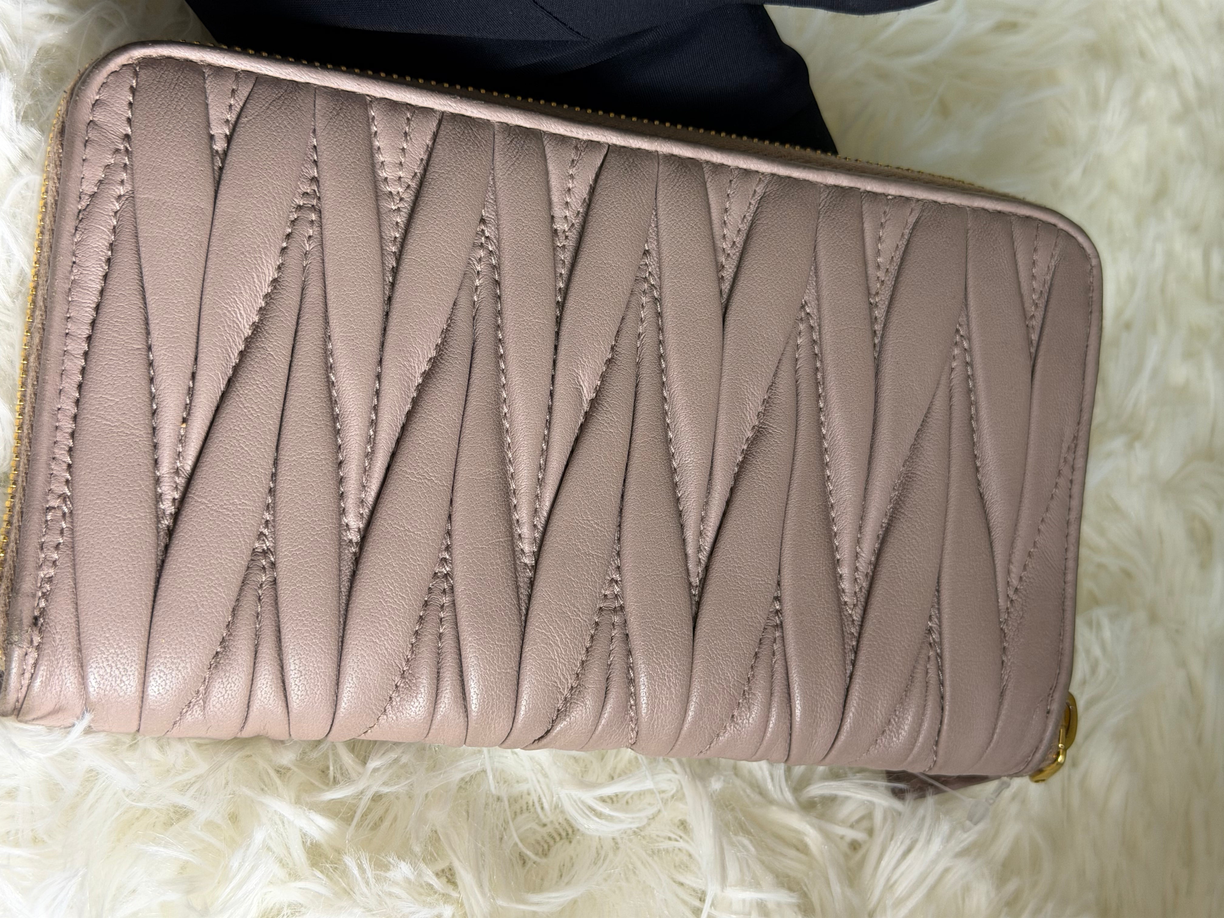Portafoglio con Zip Miu Miu