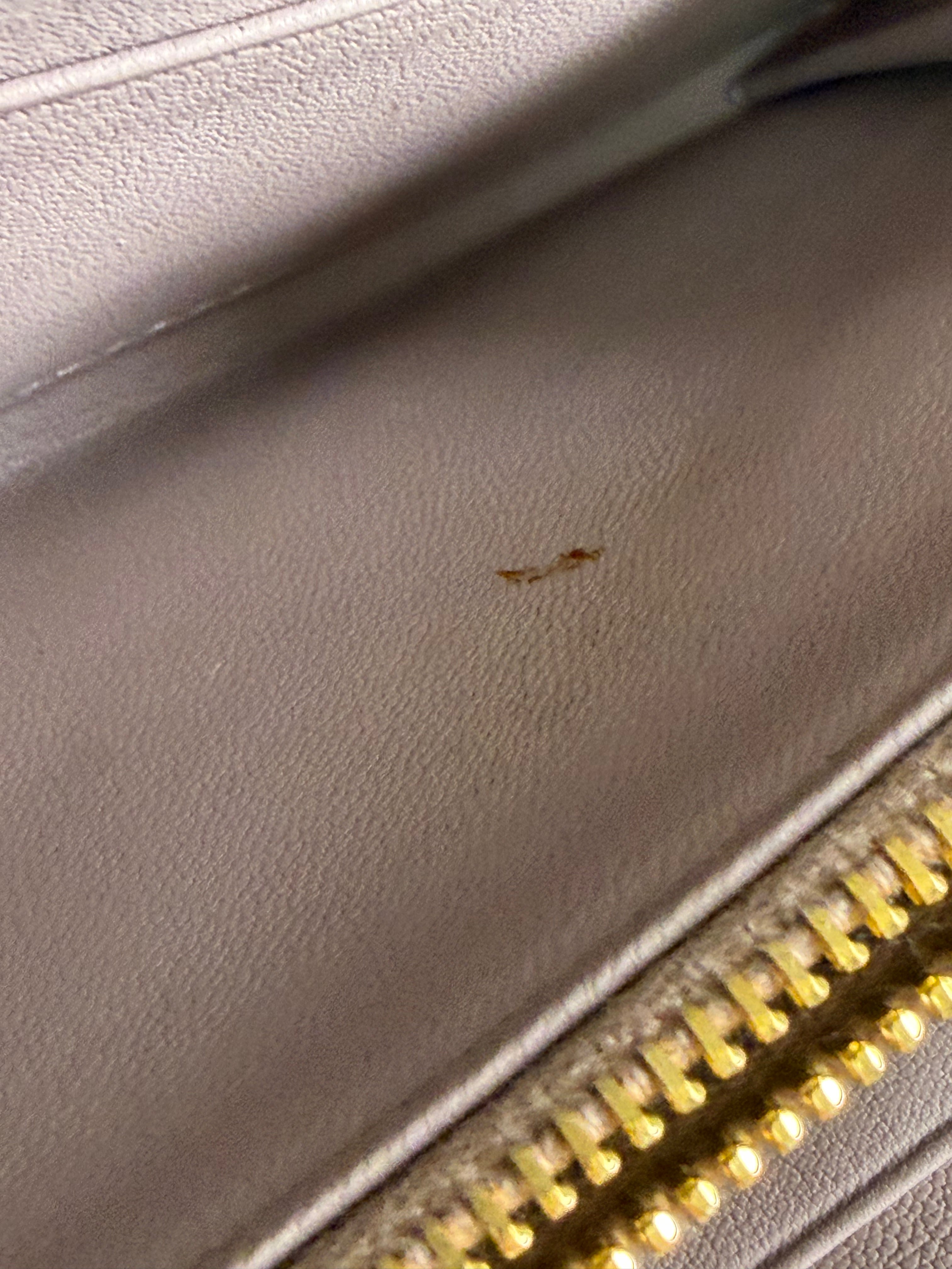 Portafoglio con Zip Miu Miu