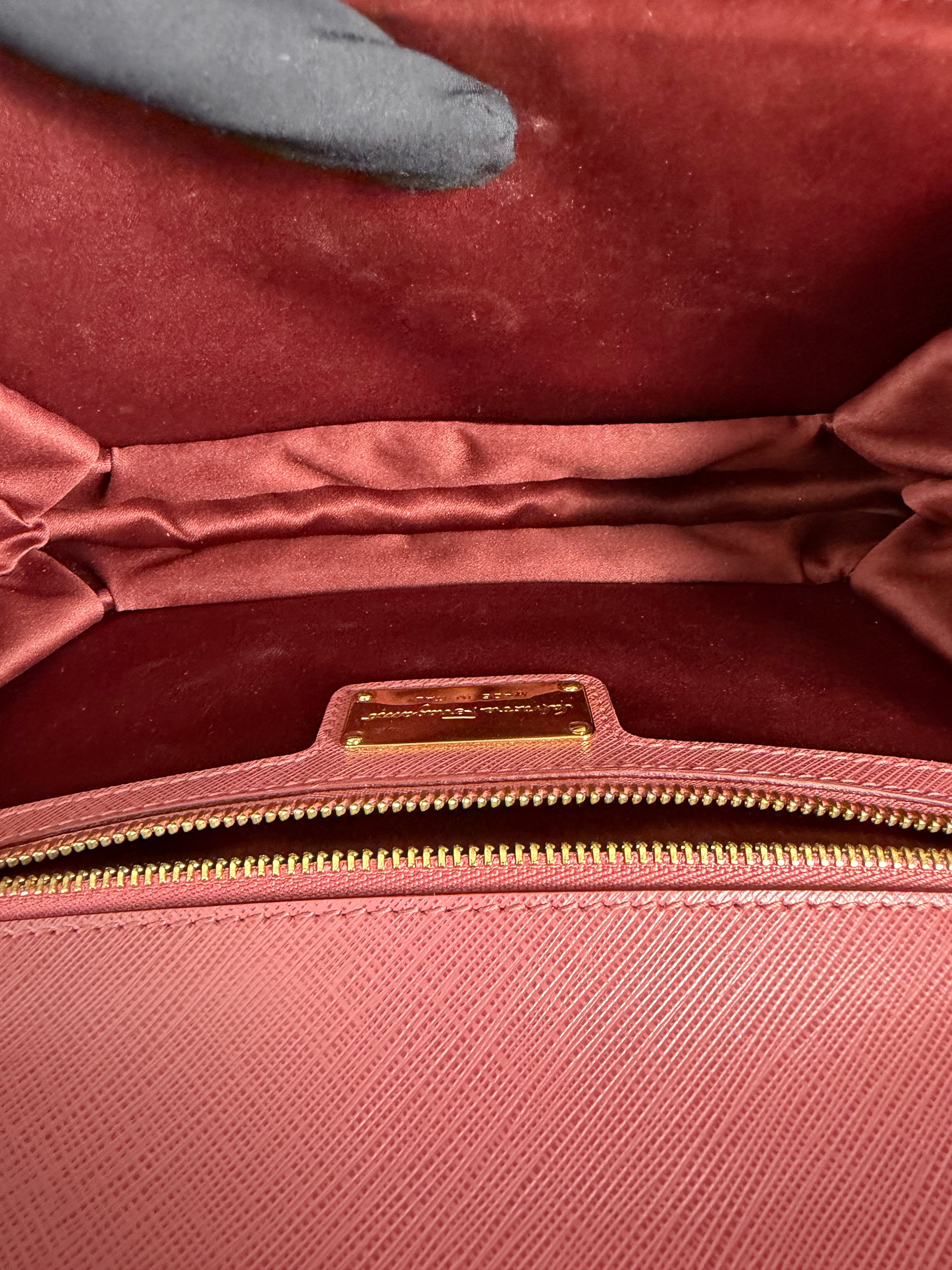 Borsa a Tracolla Salvatore Ferragamo Vara in Pelle Saffiano