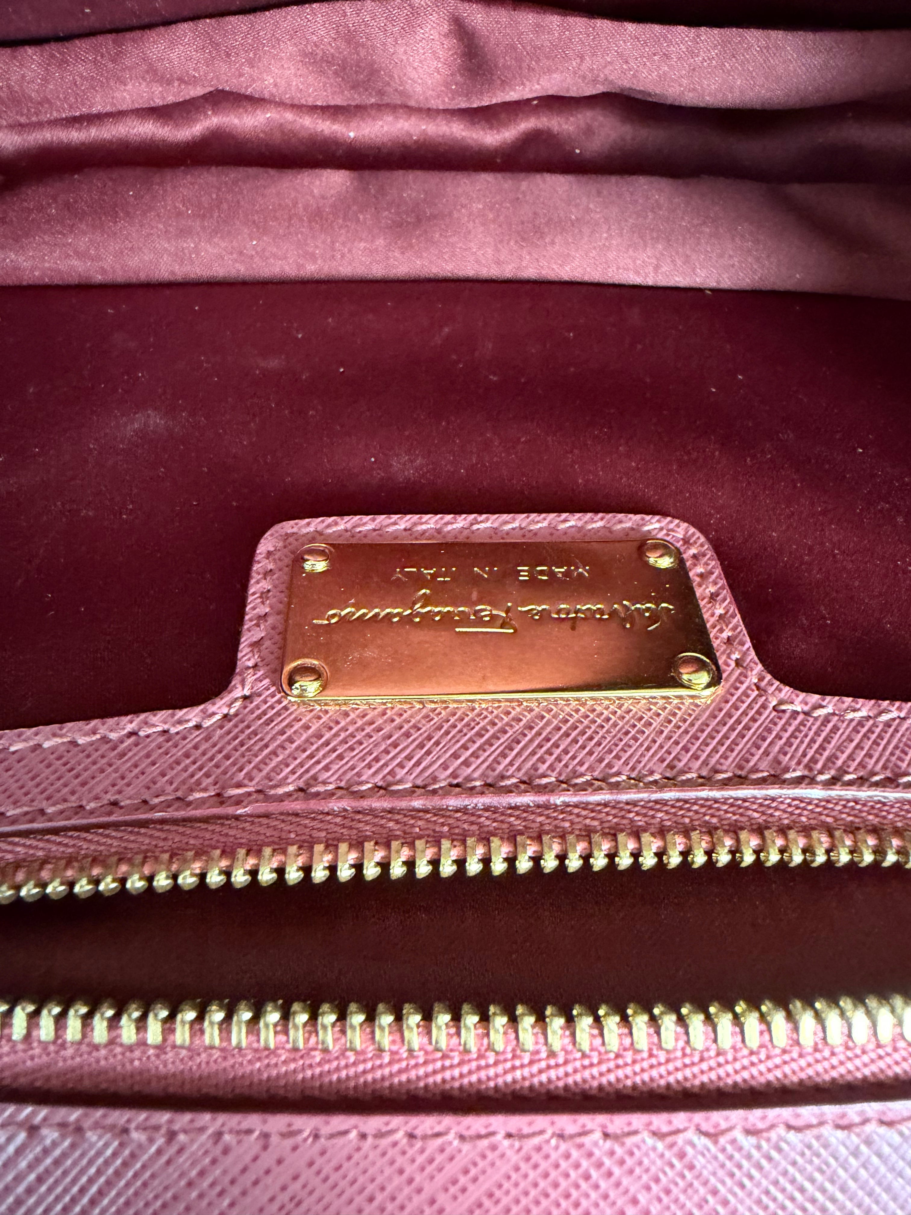 Borsa a Tracolla Salvatore Ferragamo Vara in Pelle Saffiano