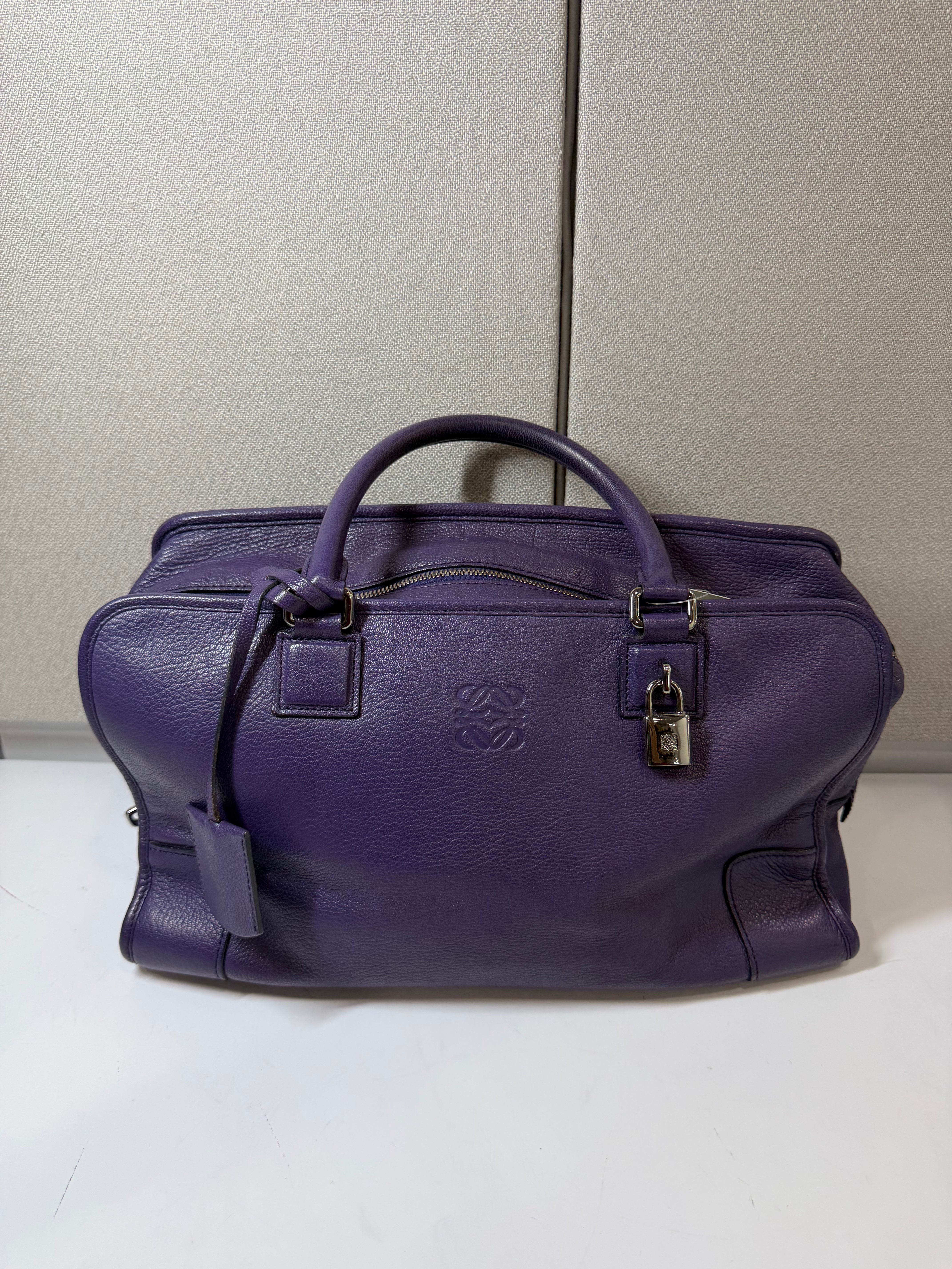Borsa Loewe Amazona in Pelle Viola