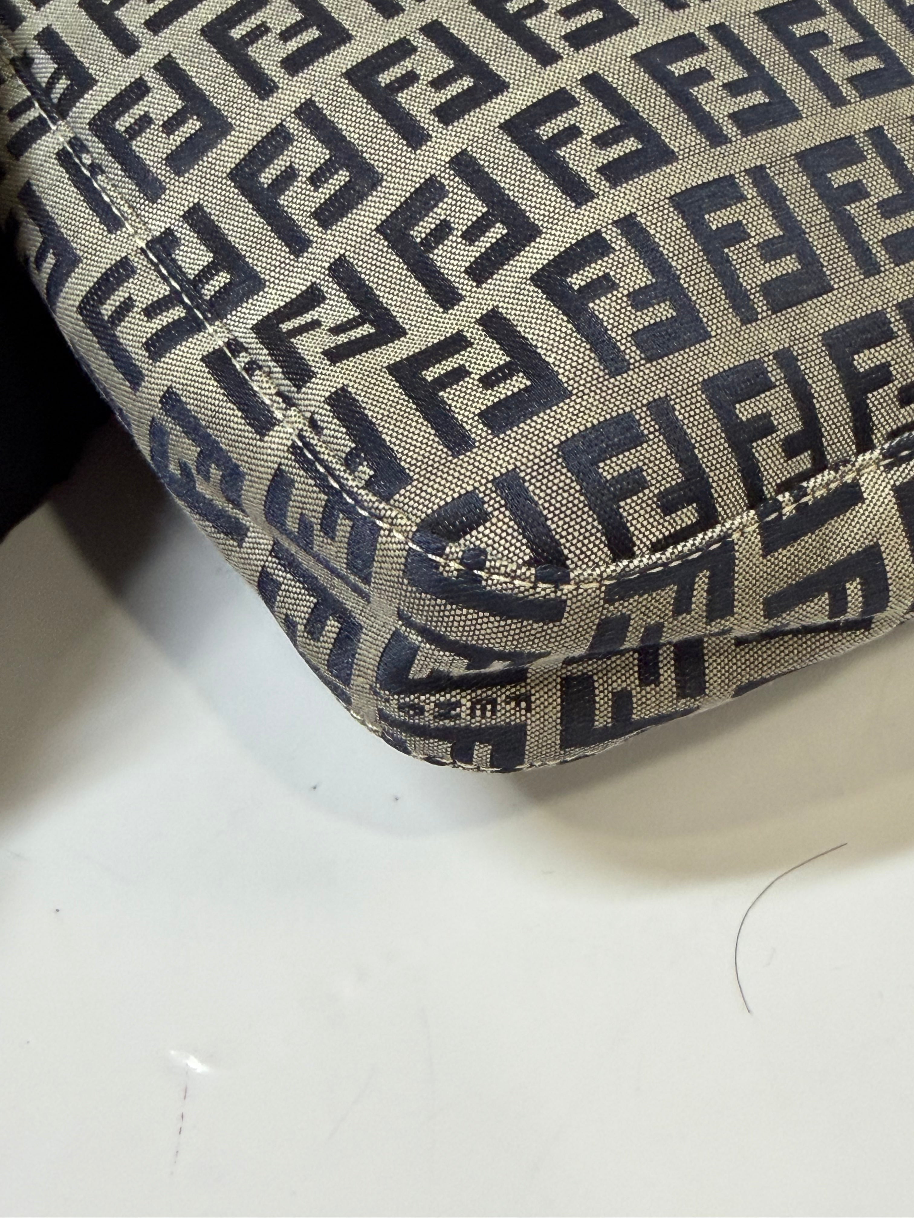 Borsa a Spalla Vintage Mamma Bucket di Fendi