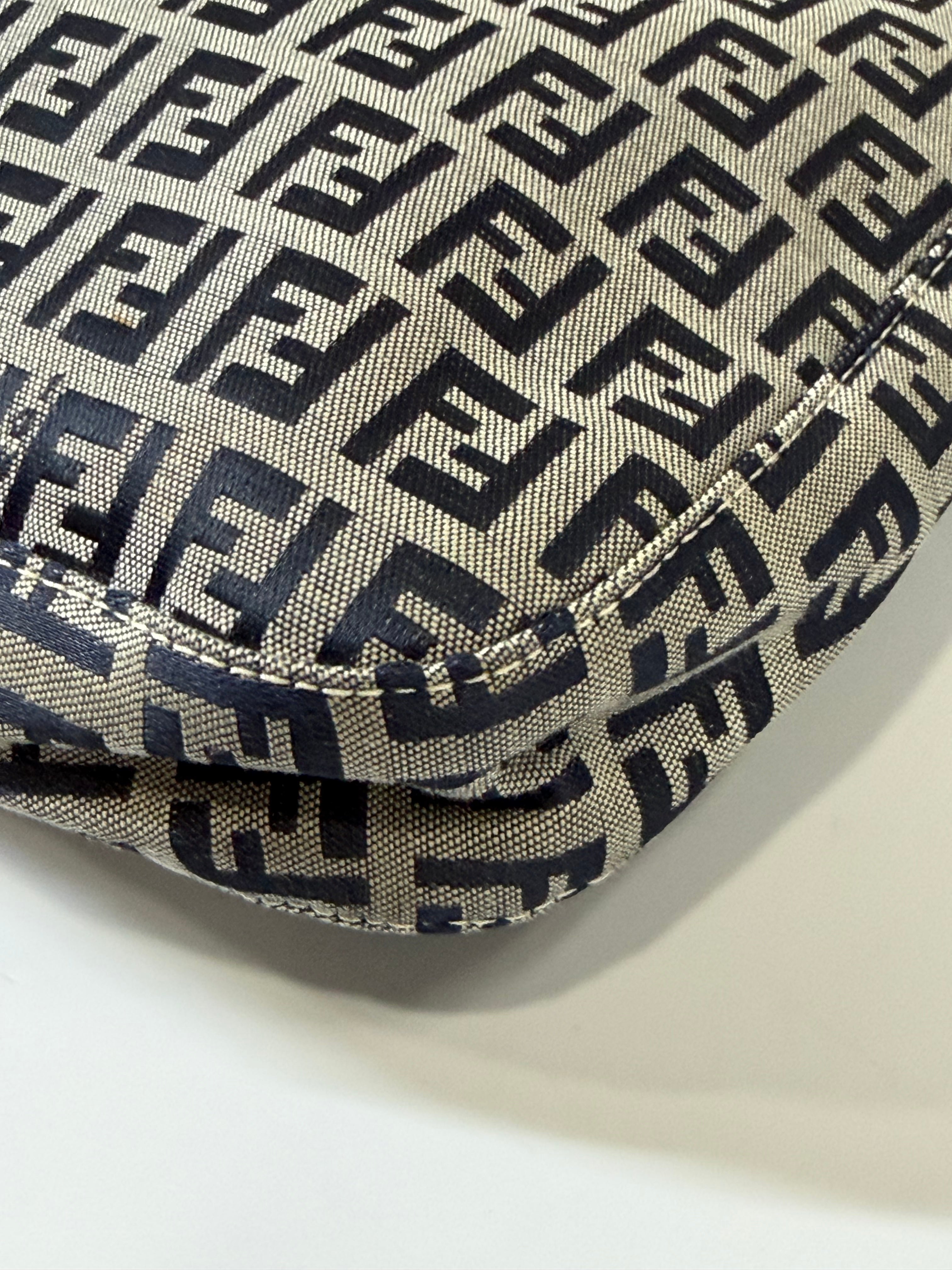 Borsa a Spalla Vintage Mamma Bucket di Fendi