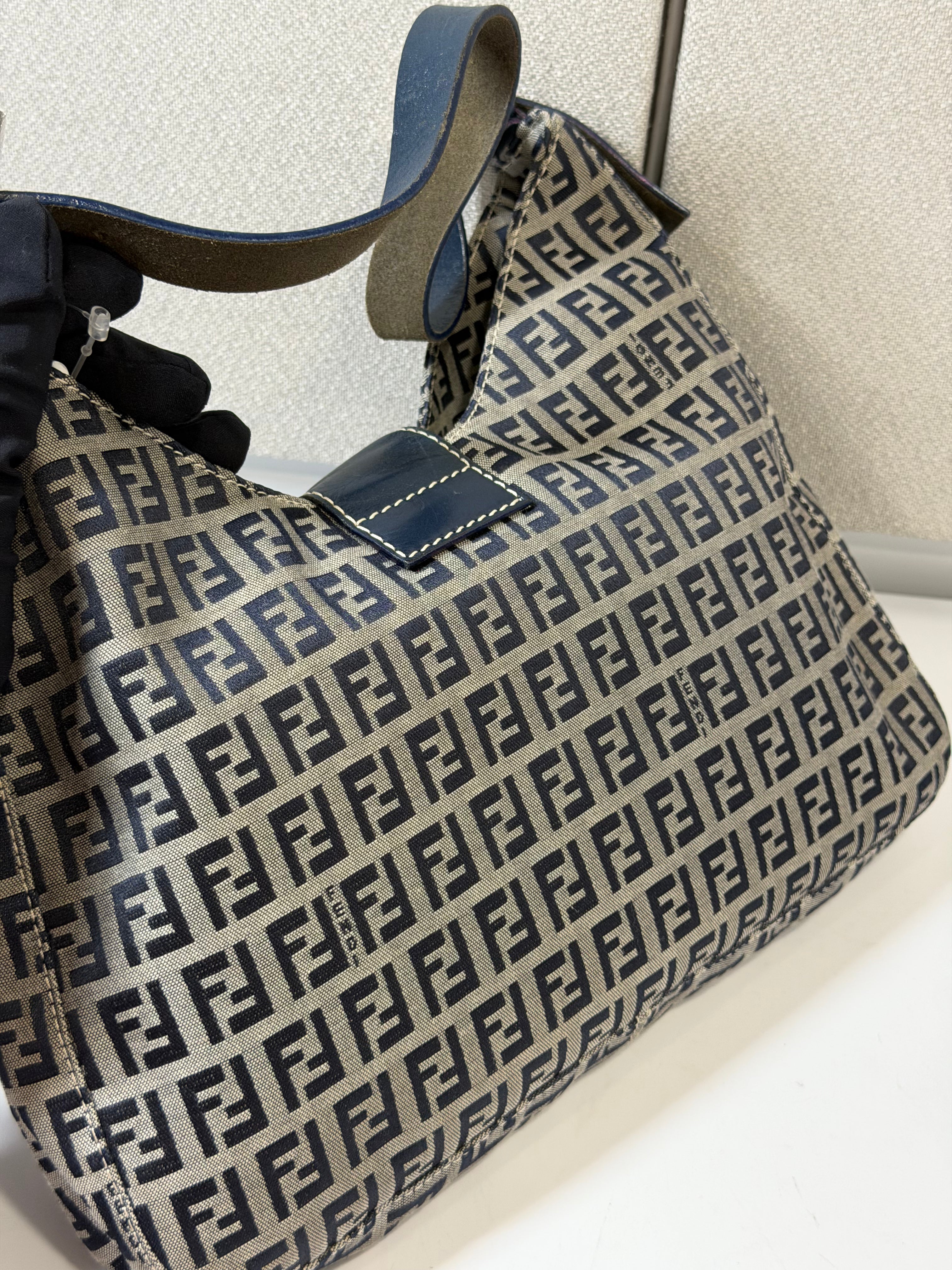 Borsa a Spalla Vintage Mamma Bucket di Fendi
