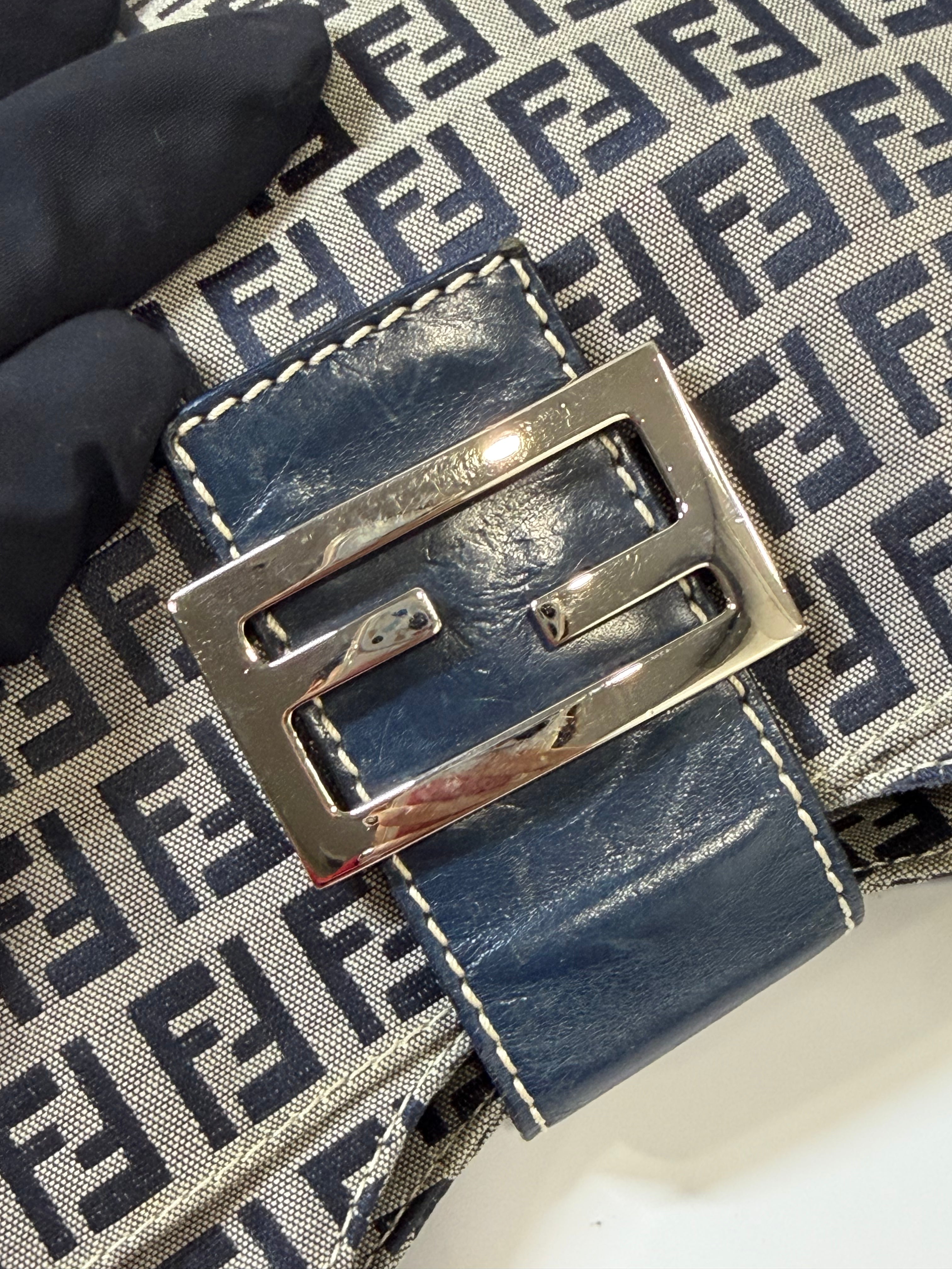 Borsa a Spalla Vintage Mamma Bucket di Fendi