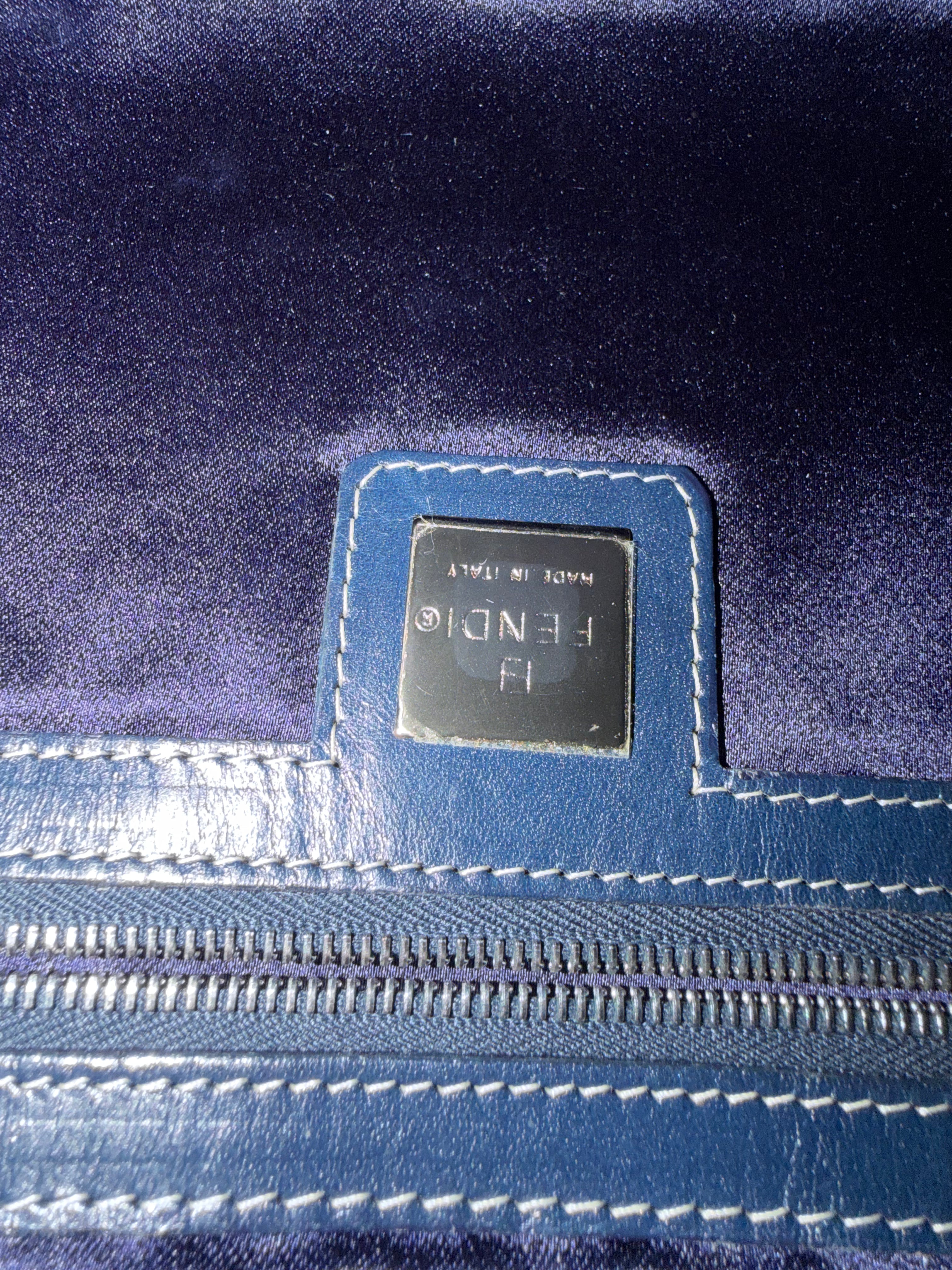 Borsa a Spalla Vintage Mamma Bucket di Fendi