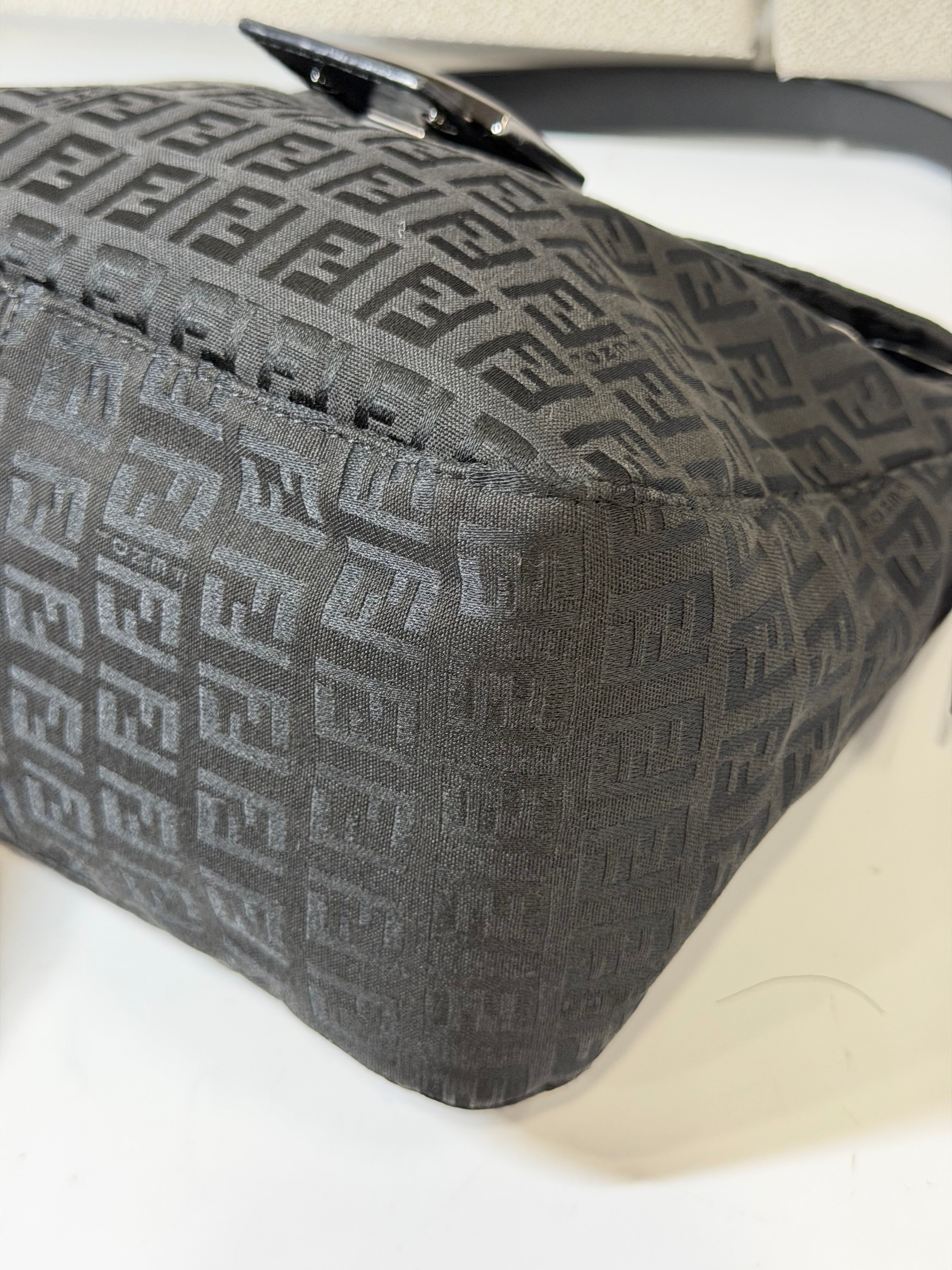 Borsa Fendi Baguette in Tela Zucchino Nera