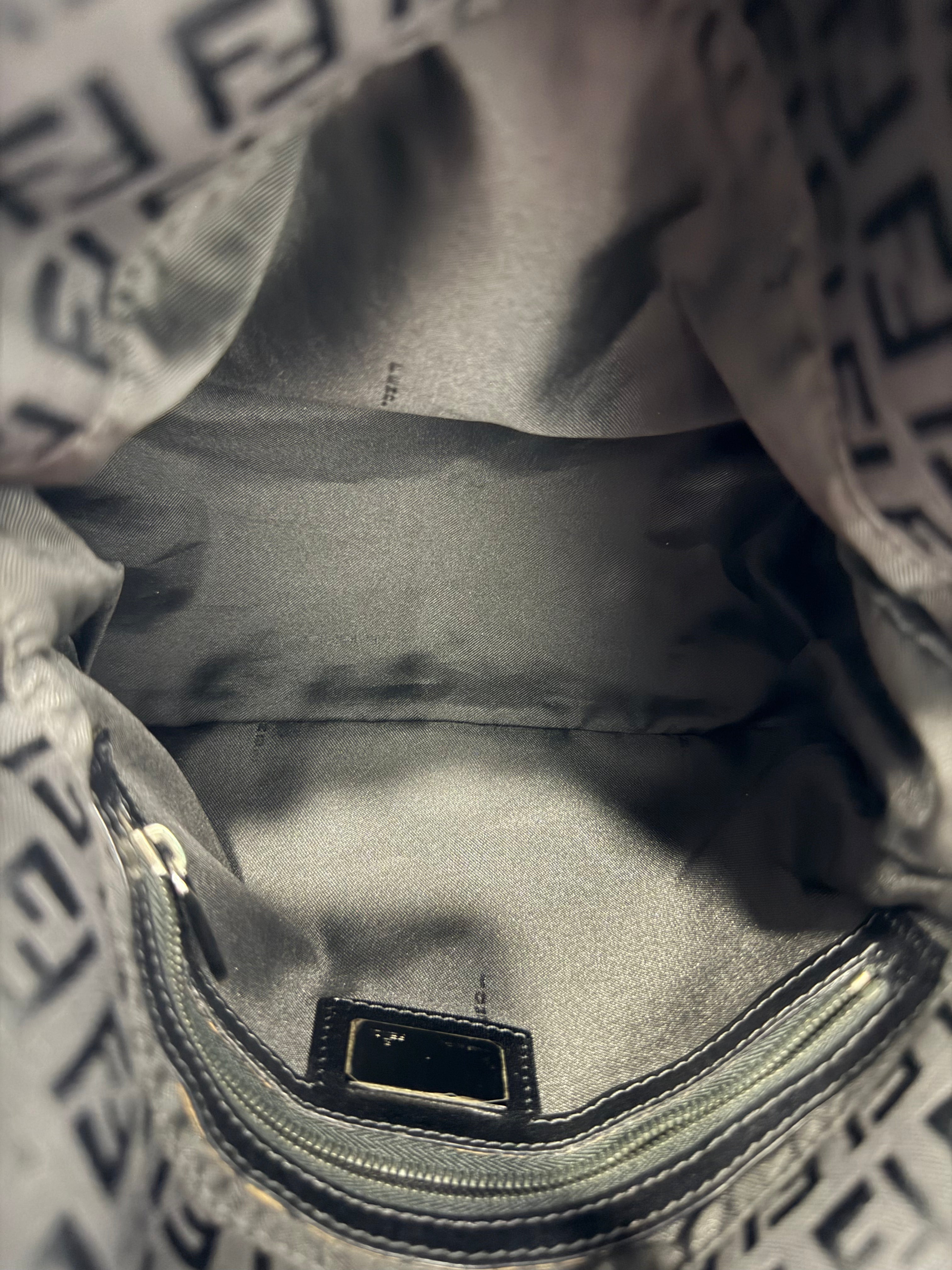 Borsa Fendi Baguette in Tela Zucchino Nera