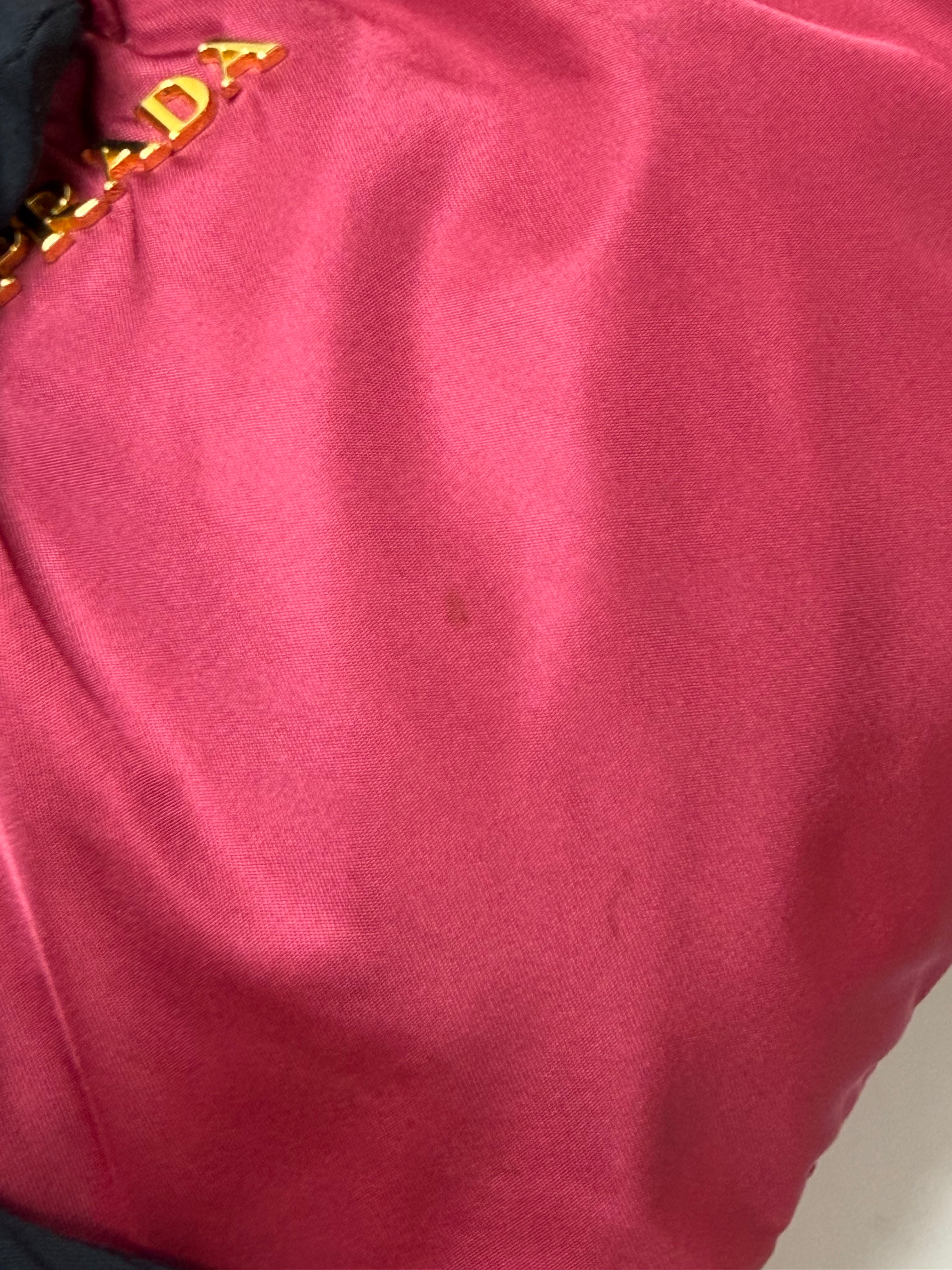Borsa Prada in Nylon Fucsia con Manico in Pelle Intrecciata