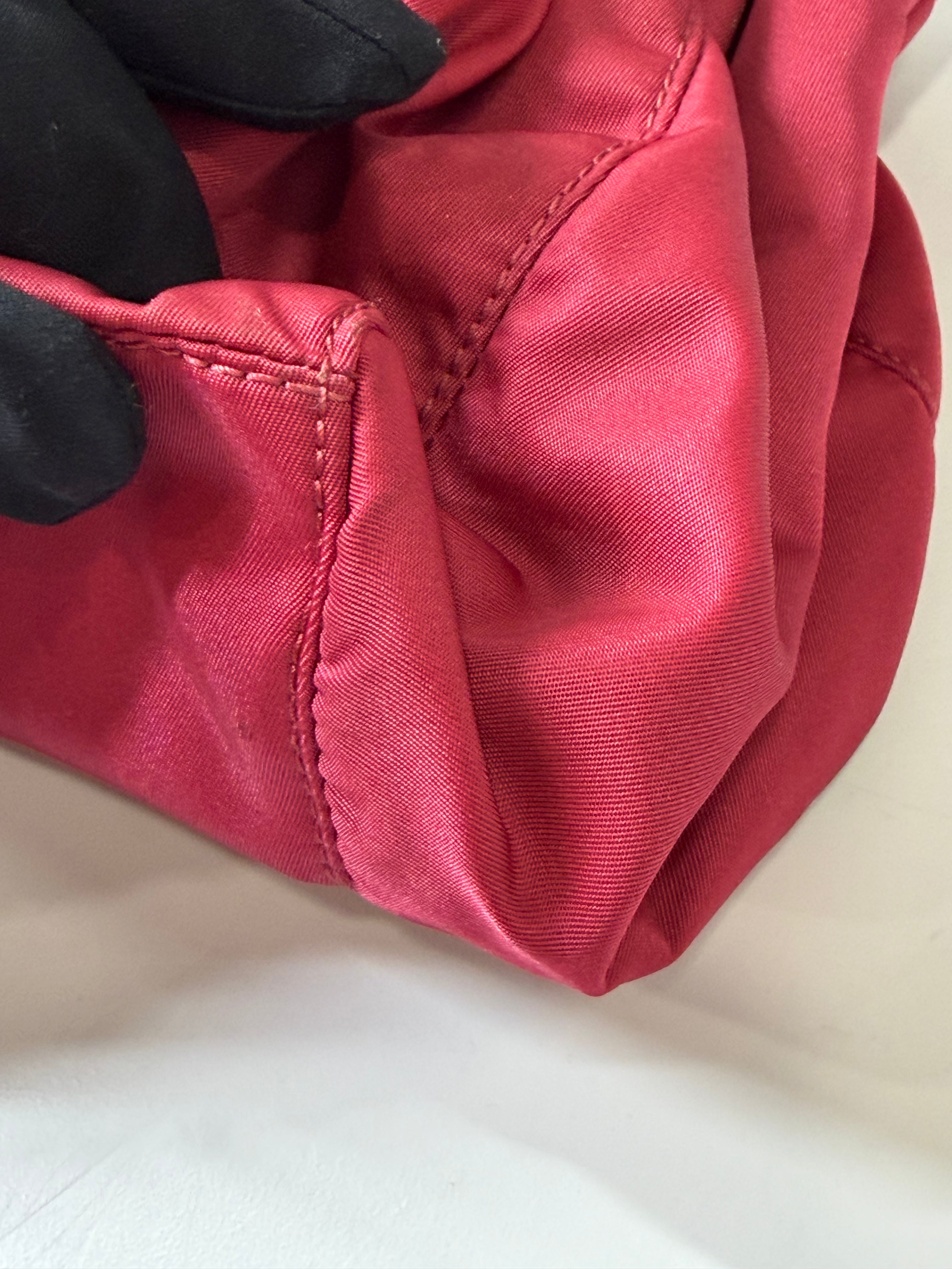 Borsa Prada in Nylon Fucsia con Manico in Pelle Intrecciata