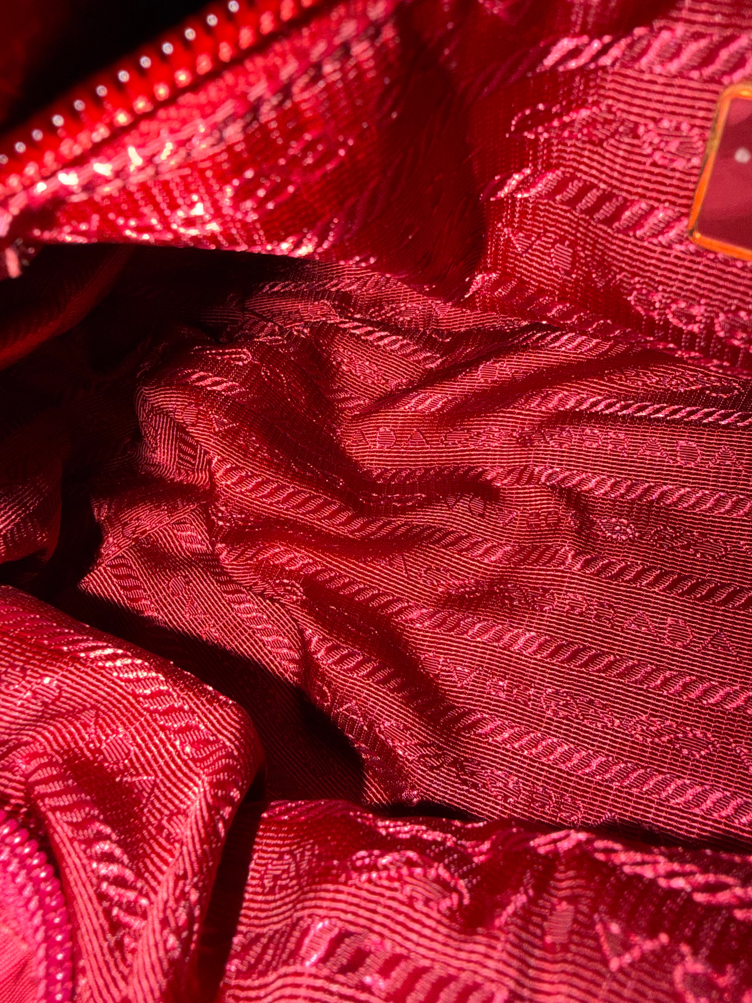 Borsa Prada in Nylon Fucsia con Manico in Pelle Intrecciata