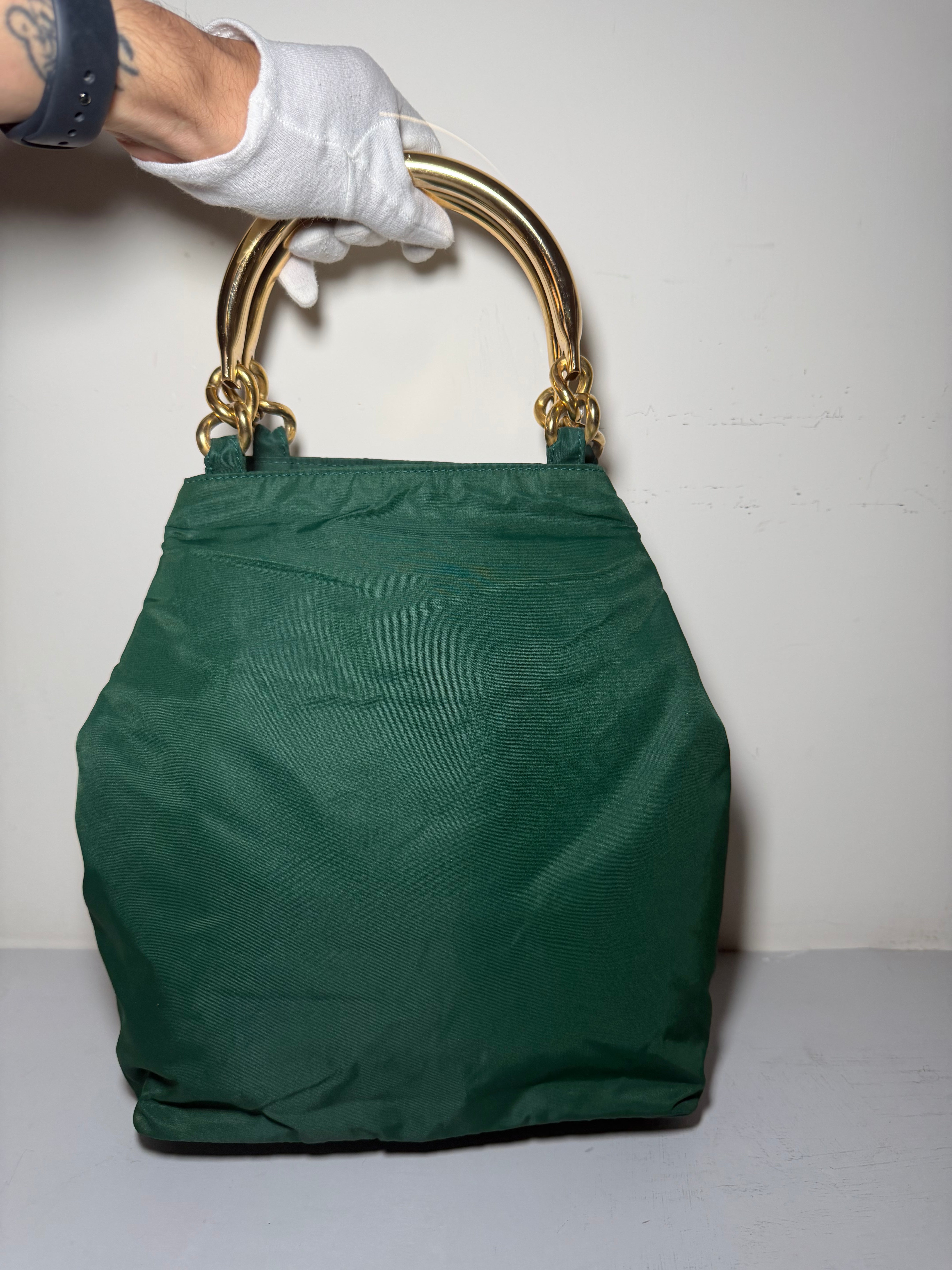 Borsa Tote Prada Vintage in Nylon con Manici in Metallo Dorato