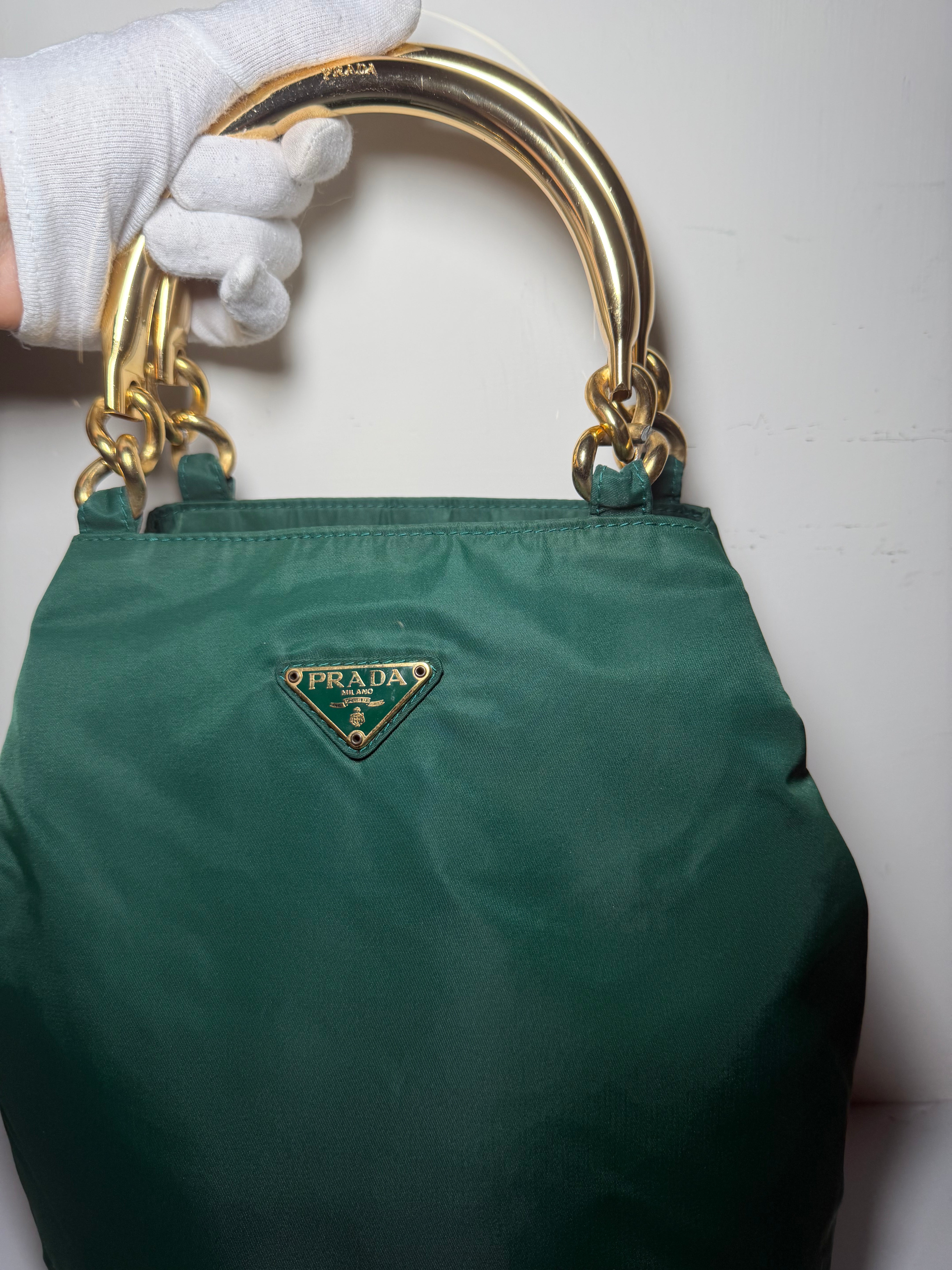 Borsa Tote Prada Vintage in Nylon con Manici in Metallo Dorato