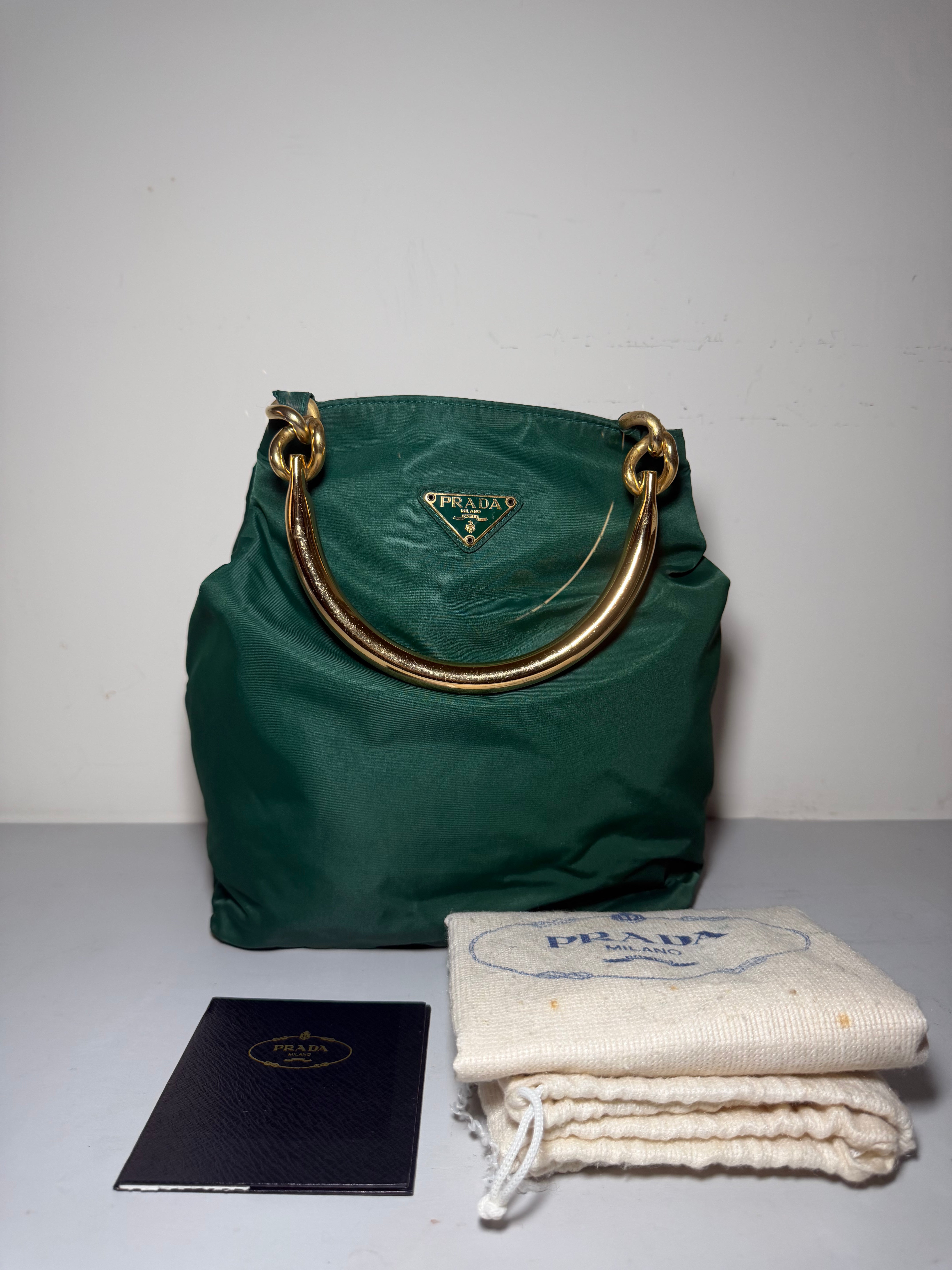 Borsa Tote Prada Vintage in Nylon con Manici in Metallo Dorato
