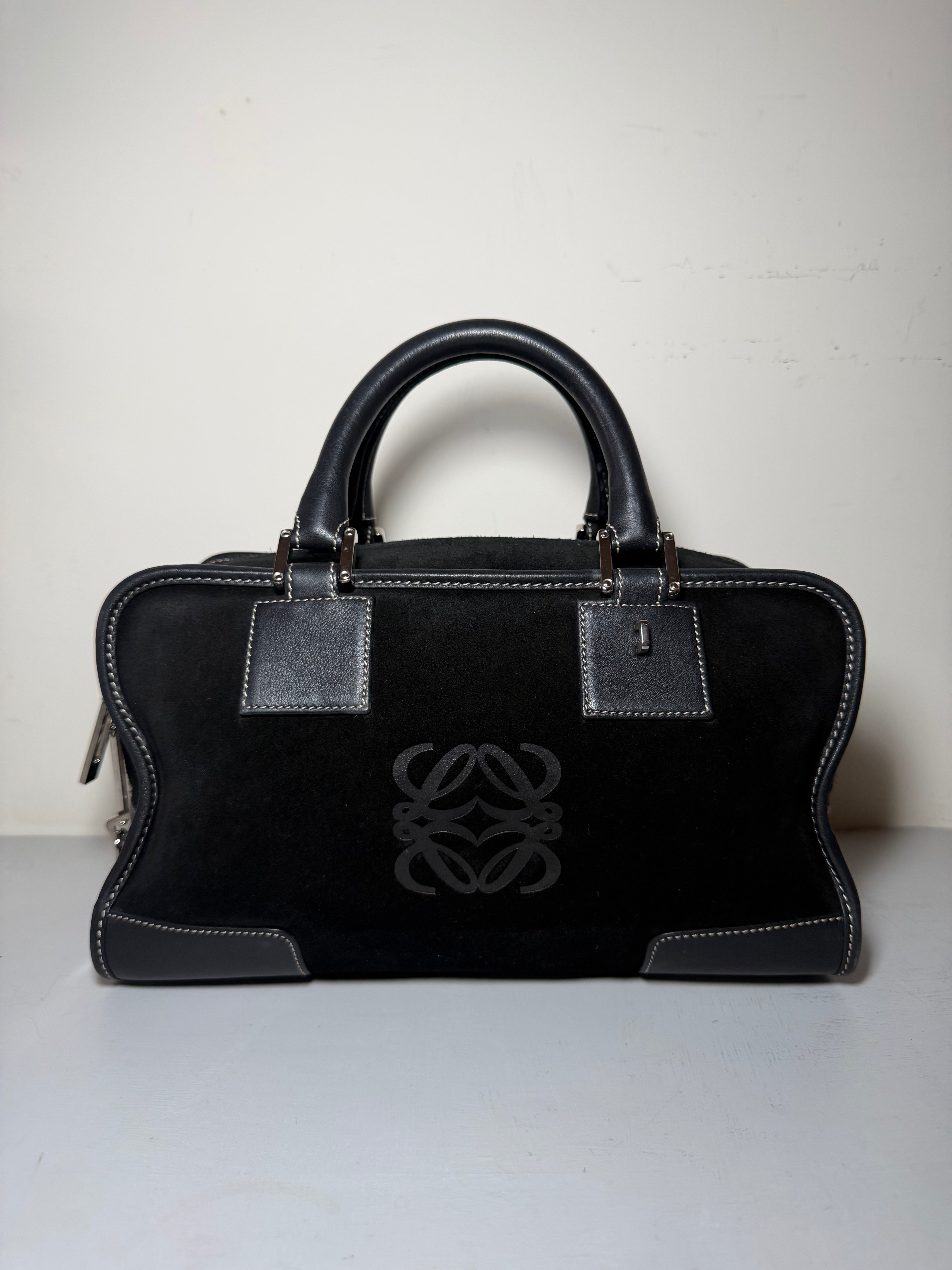 Borsa Loewe Amazona in Suede Nera