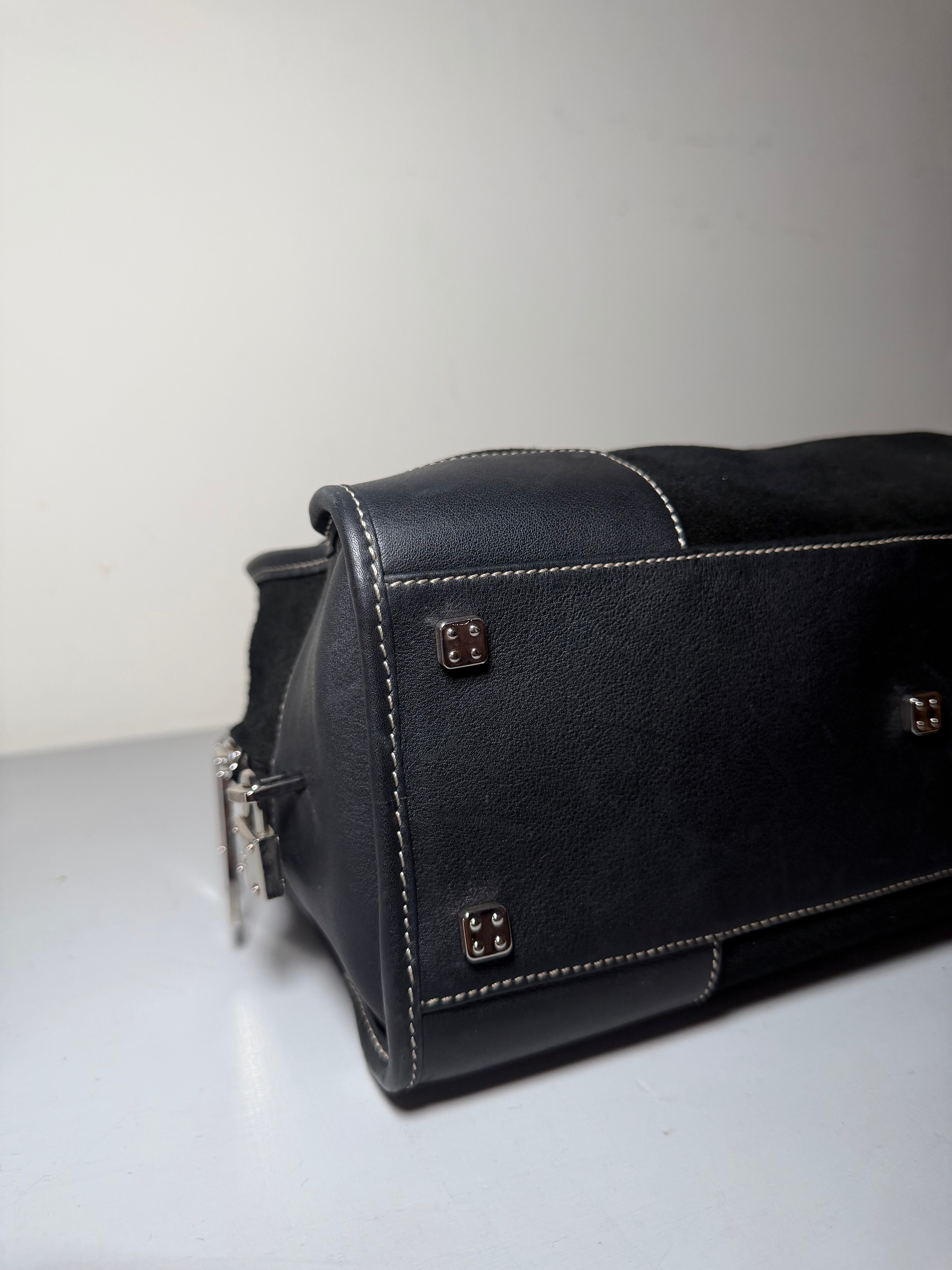 Borsa Loewe Amazona in Suede Nera