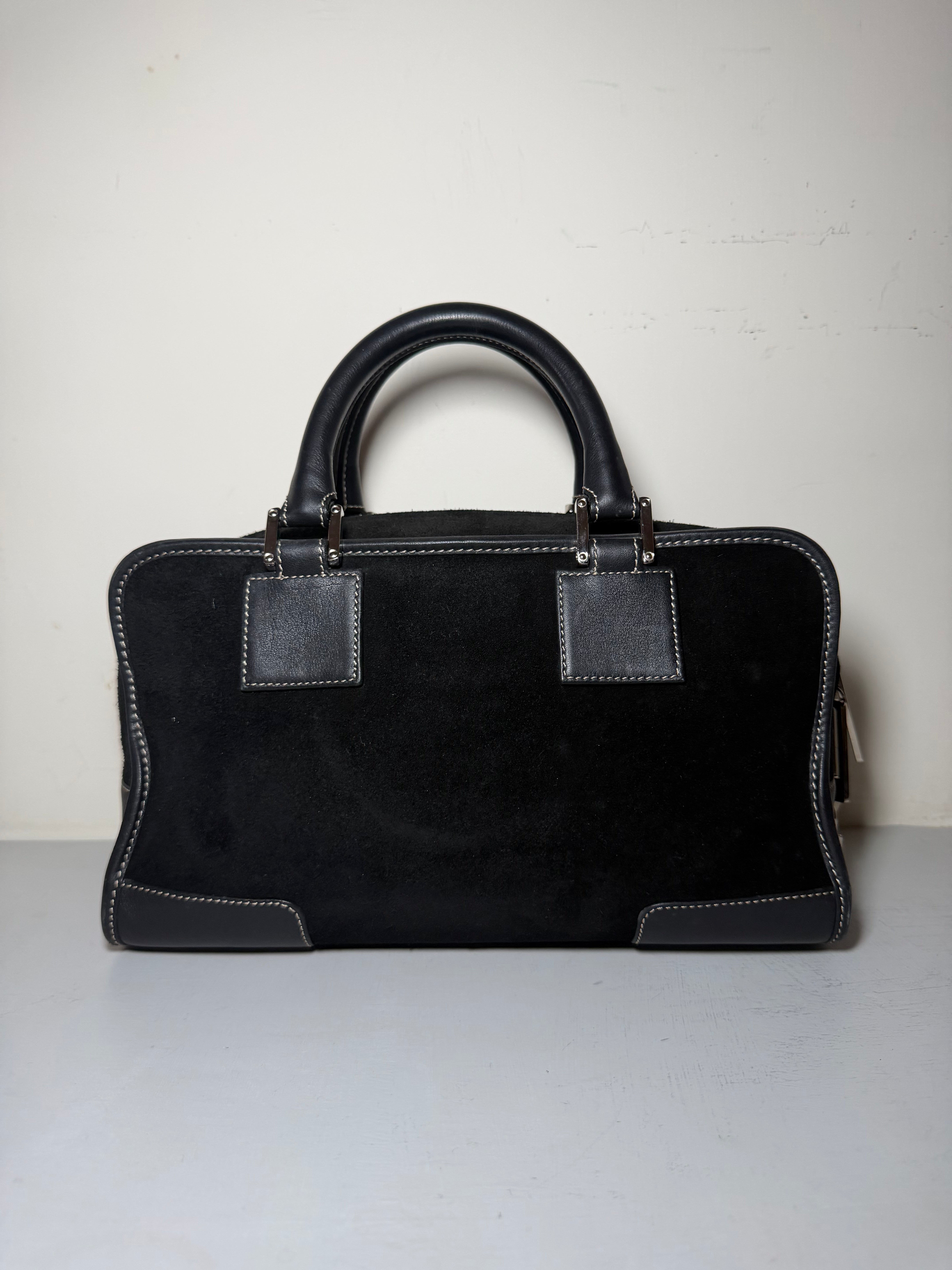 Borsa Loewe Amazona in Suede Nera