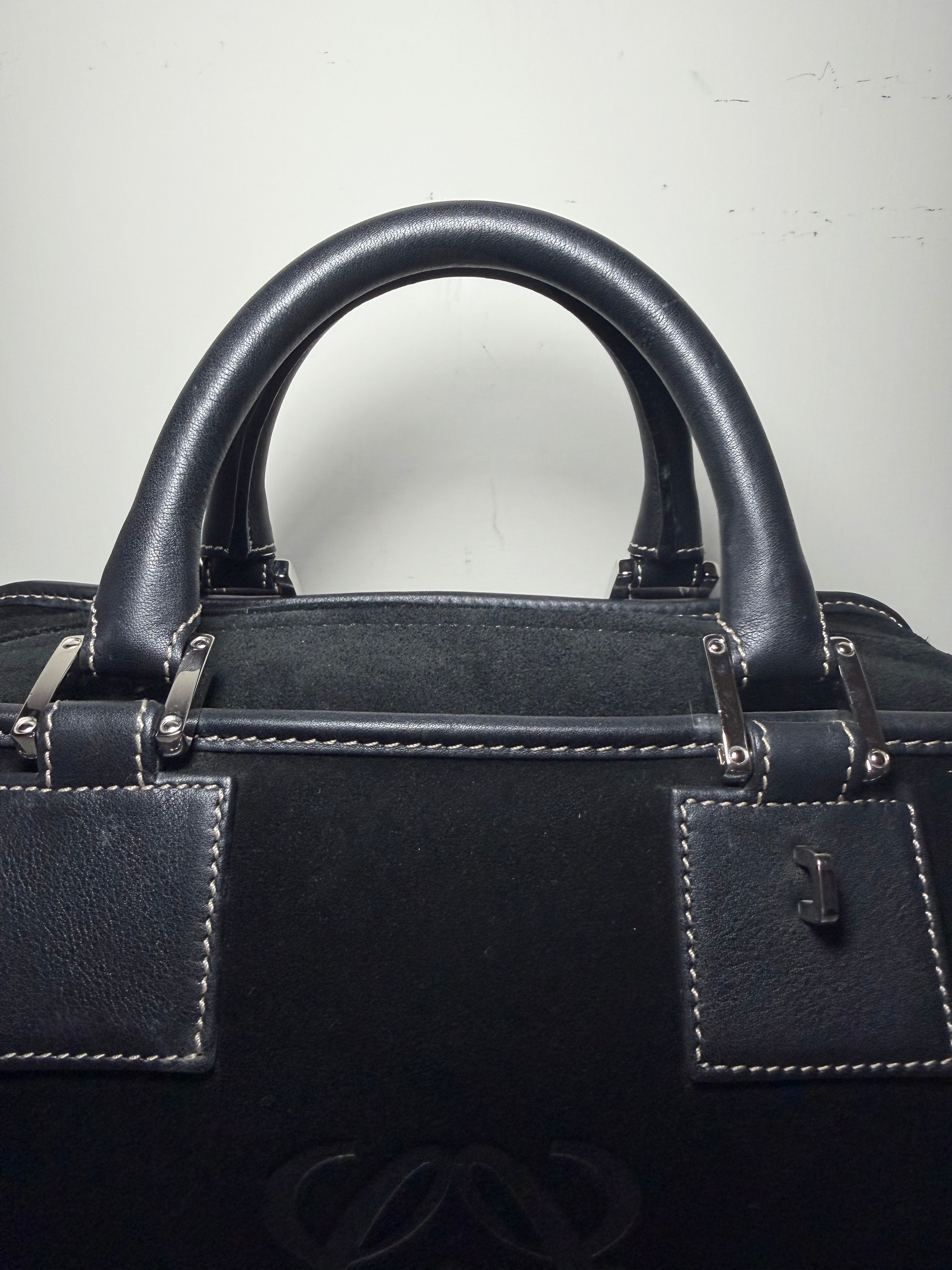Borsa Loewe Amazona in Suede Nera