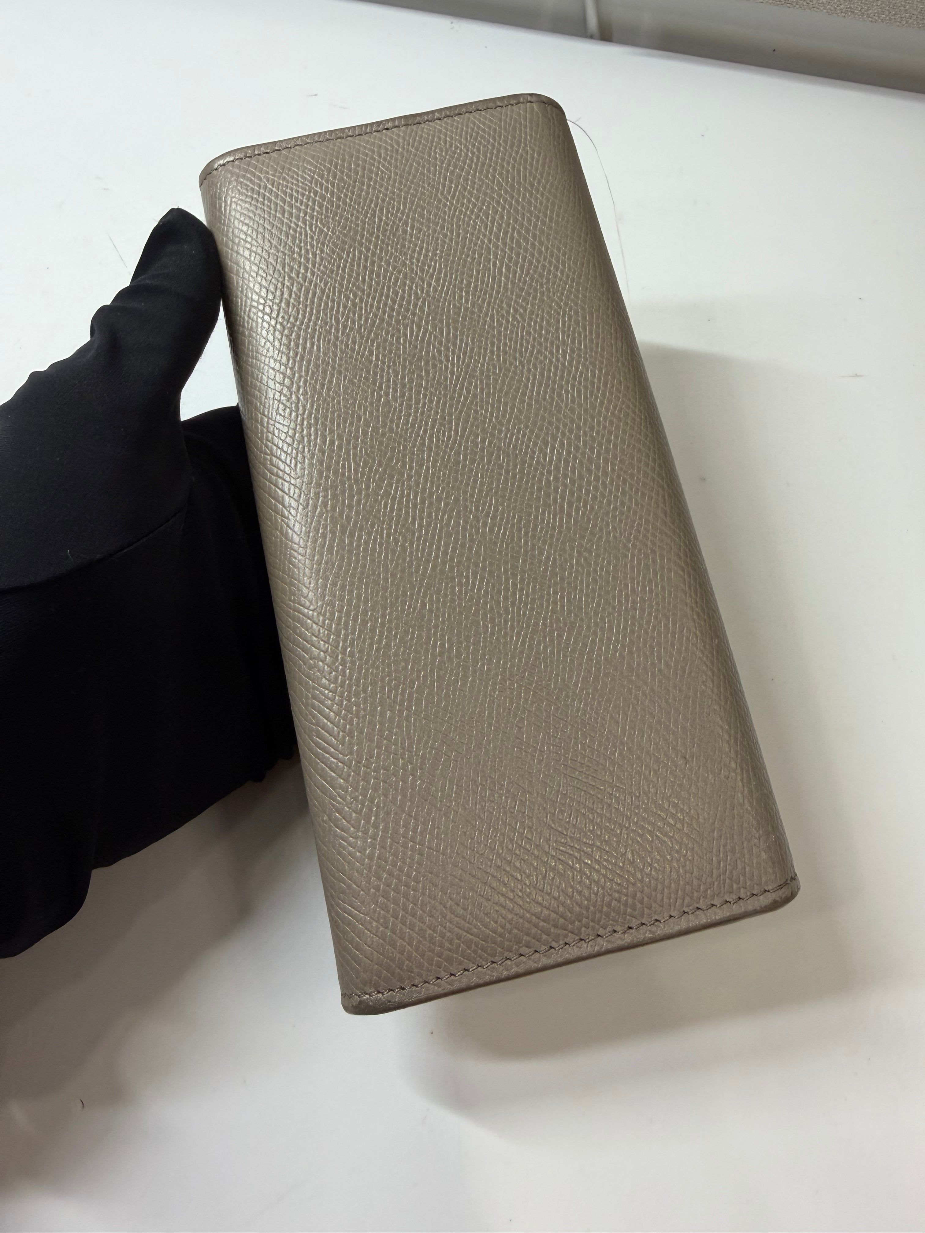 Portafoglio Céline Large Flap in Pelle Martellata Grigia