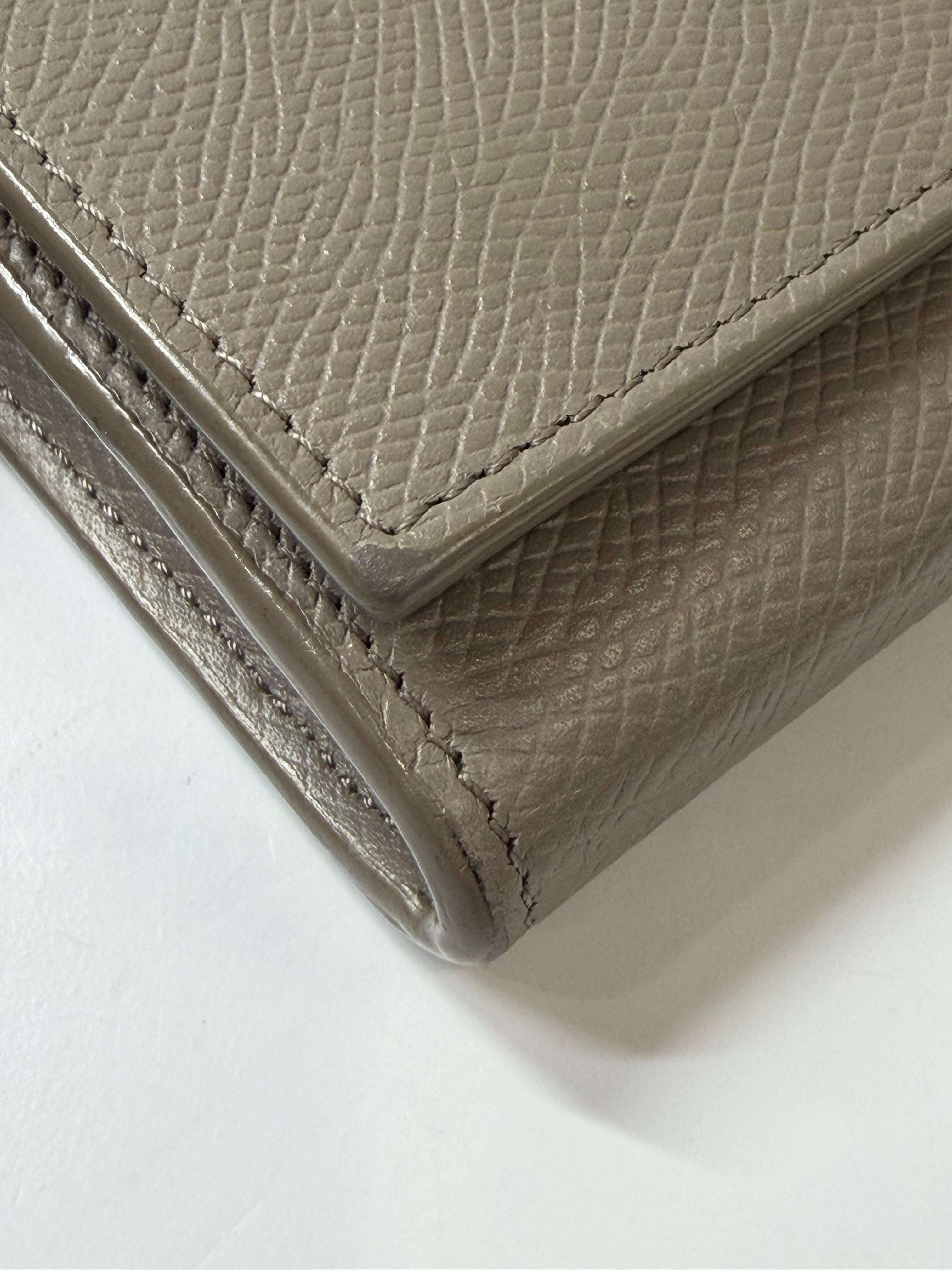 Portafoglio Céline Large Flap in Pelle Martellata Grigia
