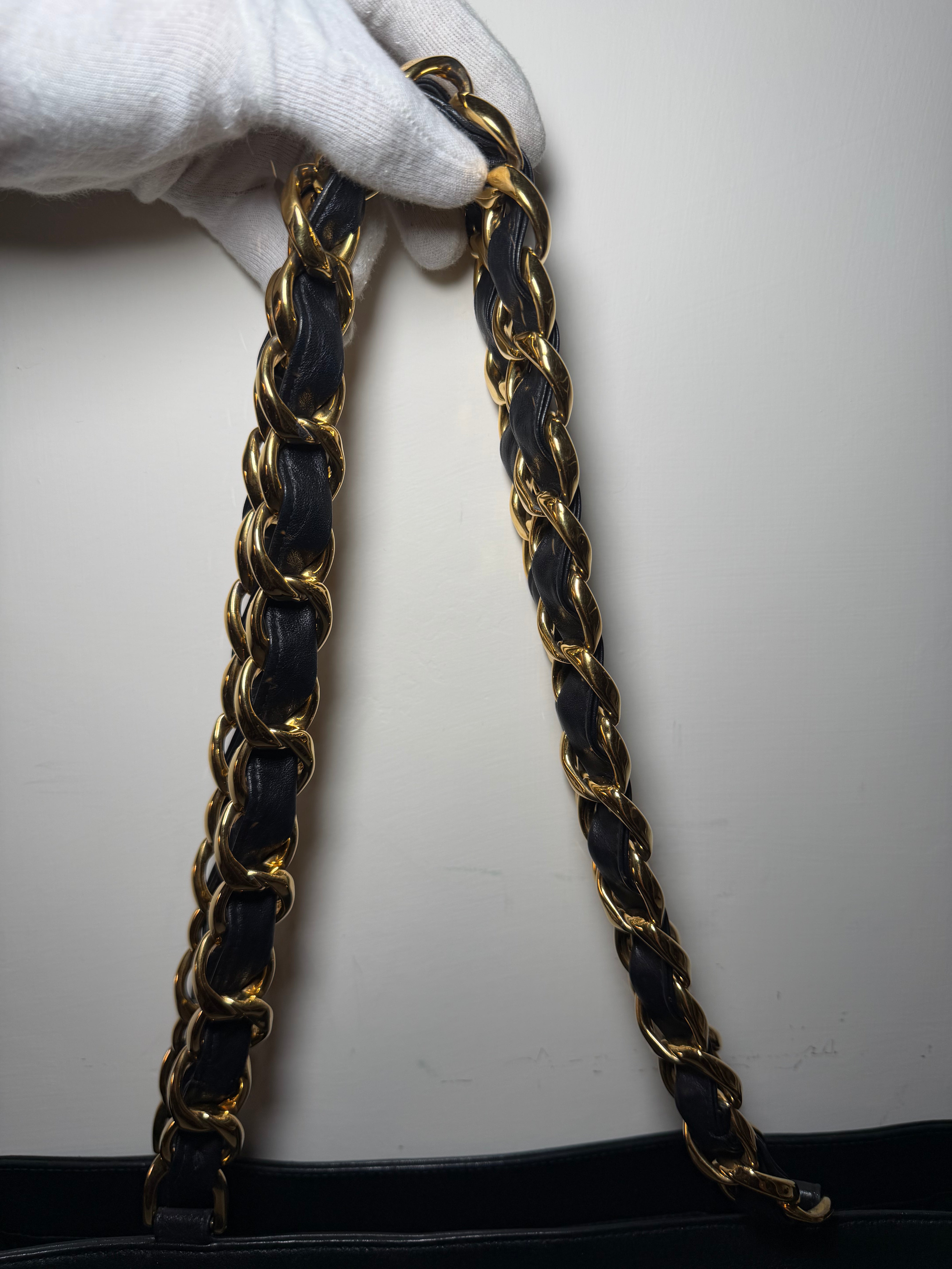 Borsa Chanel Tote Vintage in Pelle Nera