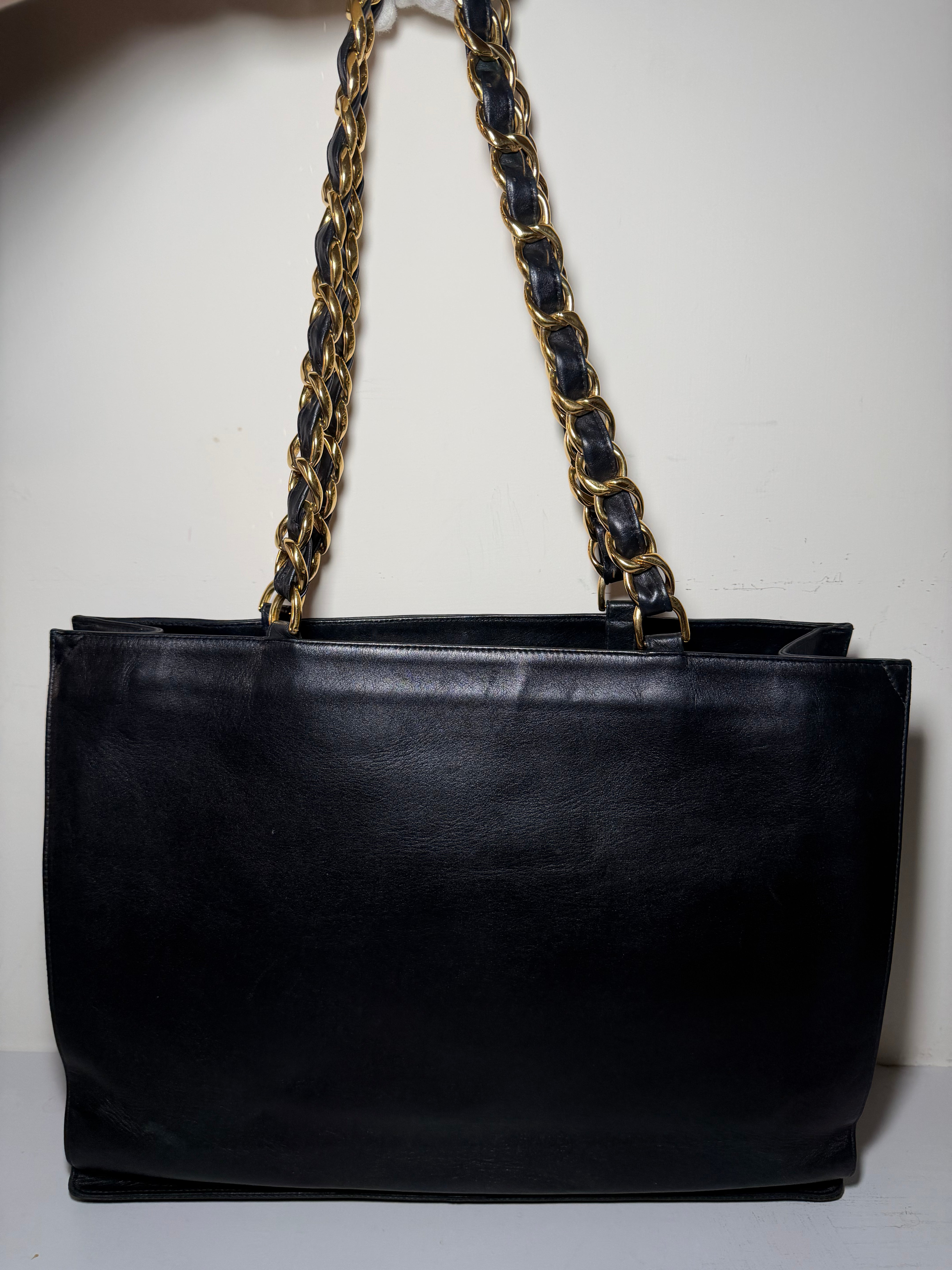 Borsa Chanel Tote Vintage in Pelle Nera