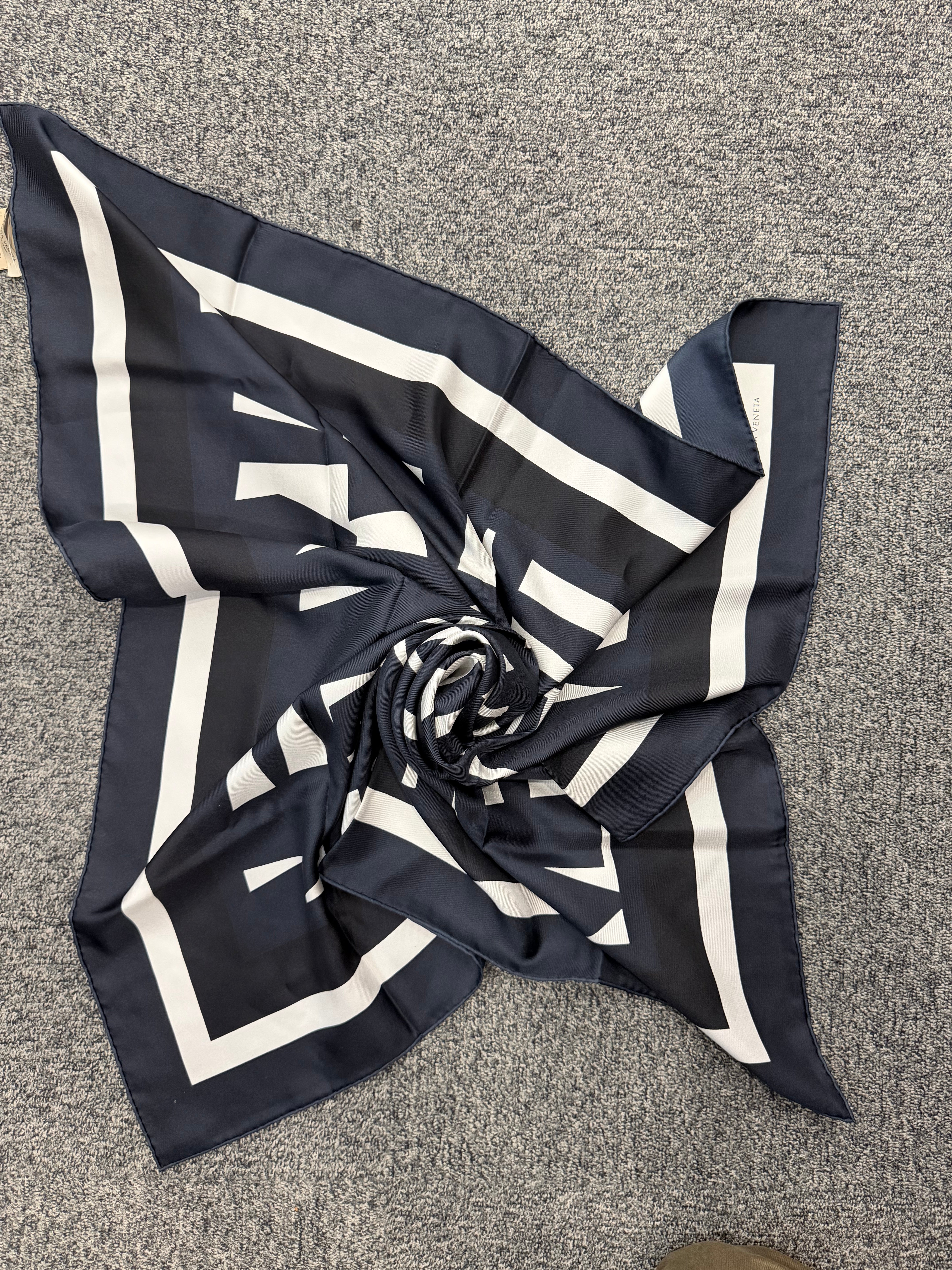 Foulard in Seta di Bottega Veneta