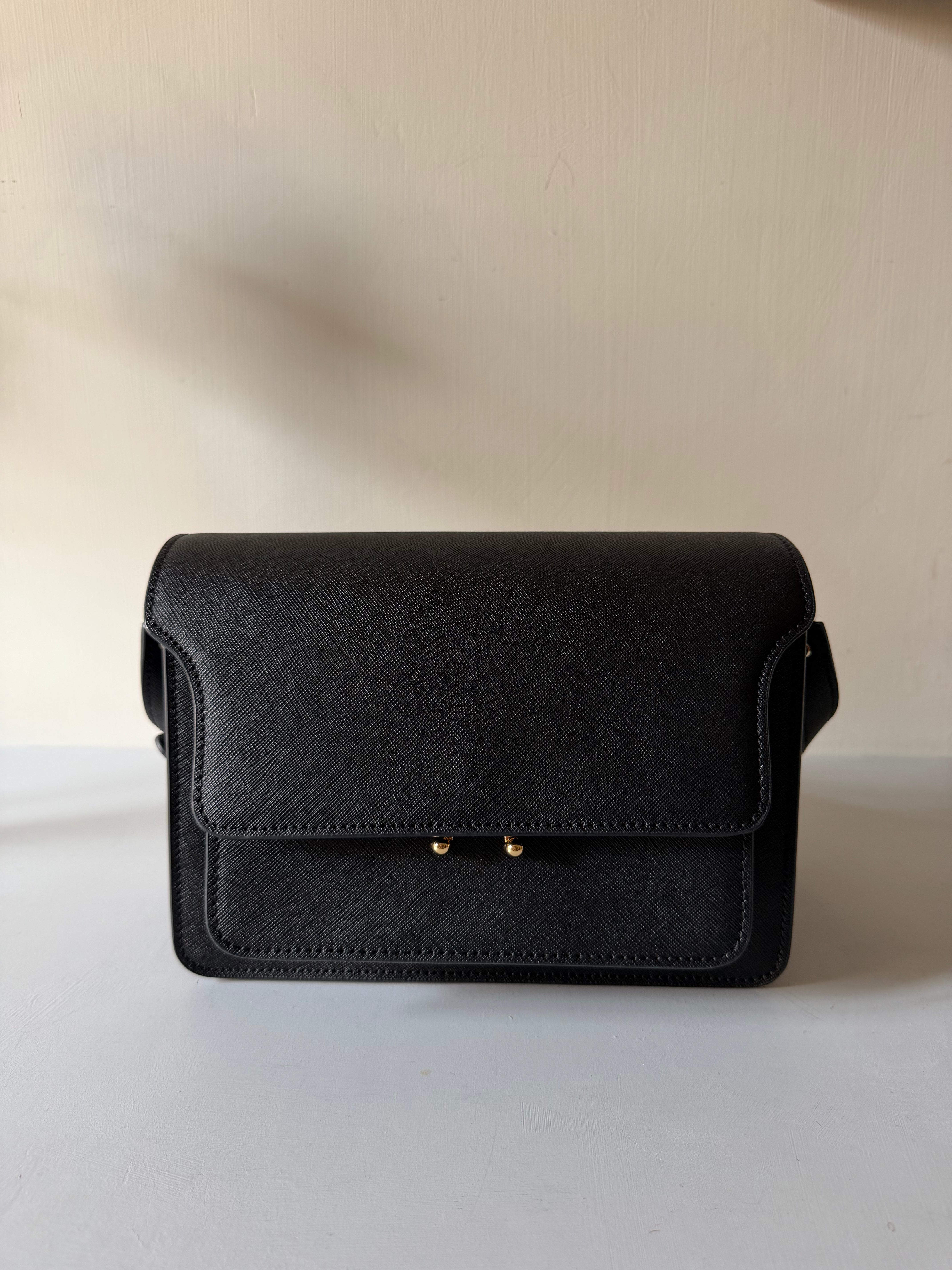 Borsa Trunk di Marni in Pelle Saffiano Nera