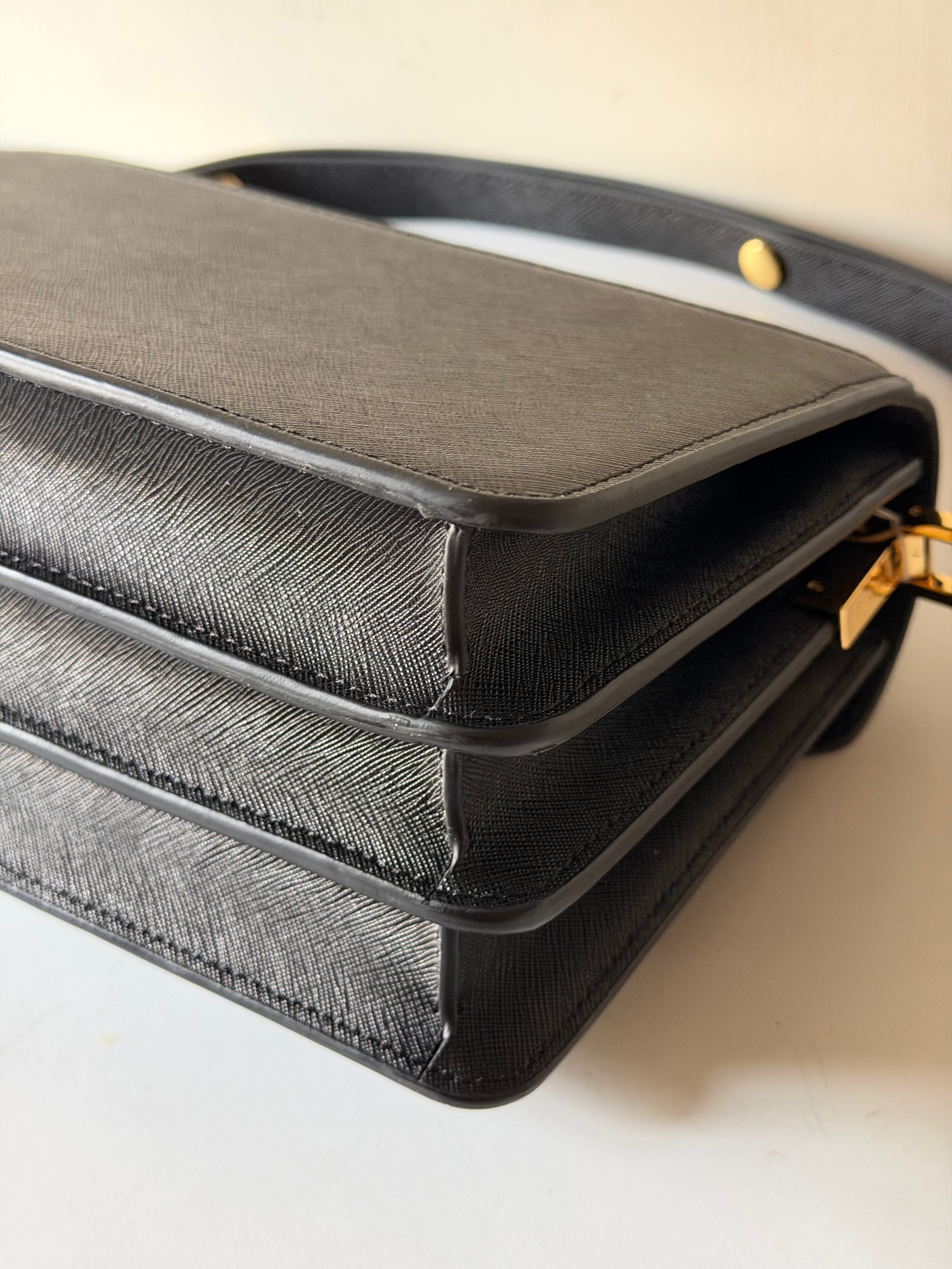 Borsa Trunk di Marni in Pelle Saffiano Nera