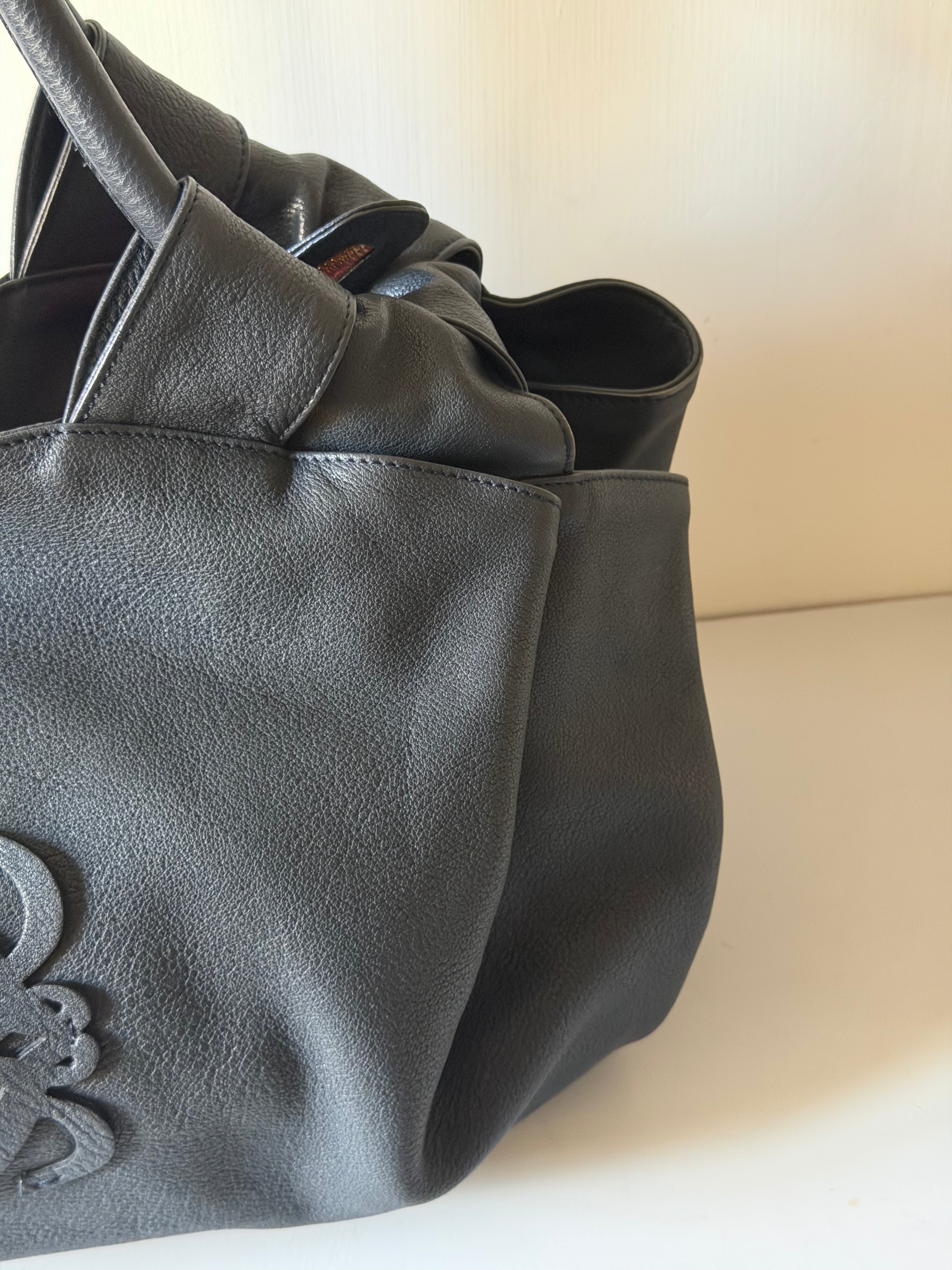 Borsa Loewe Aire con Logo Anagram in Rilievo