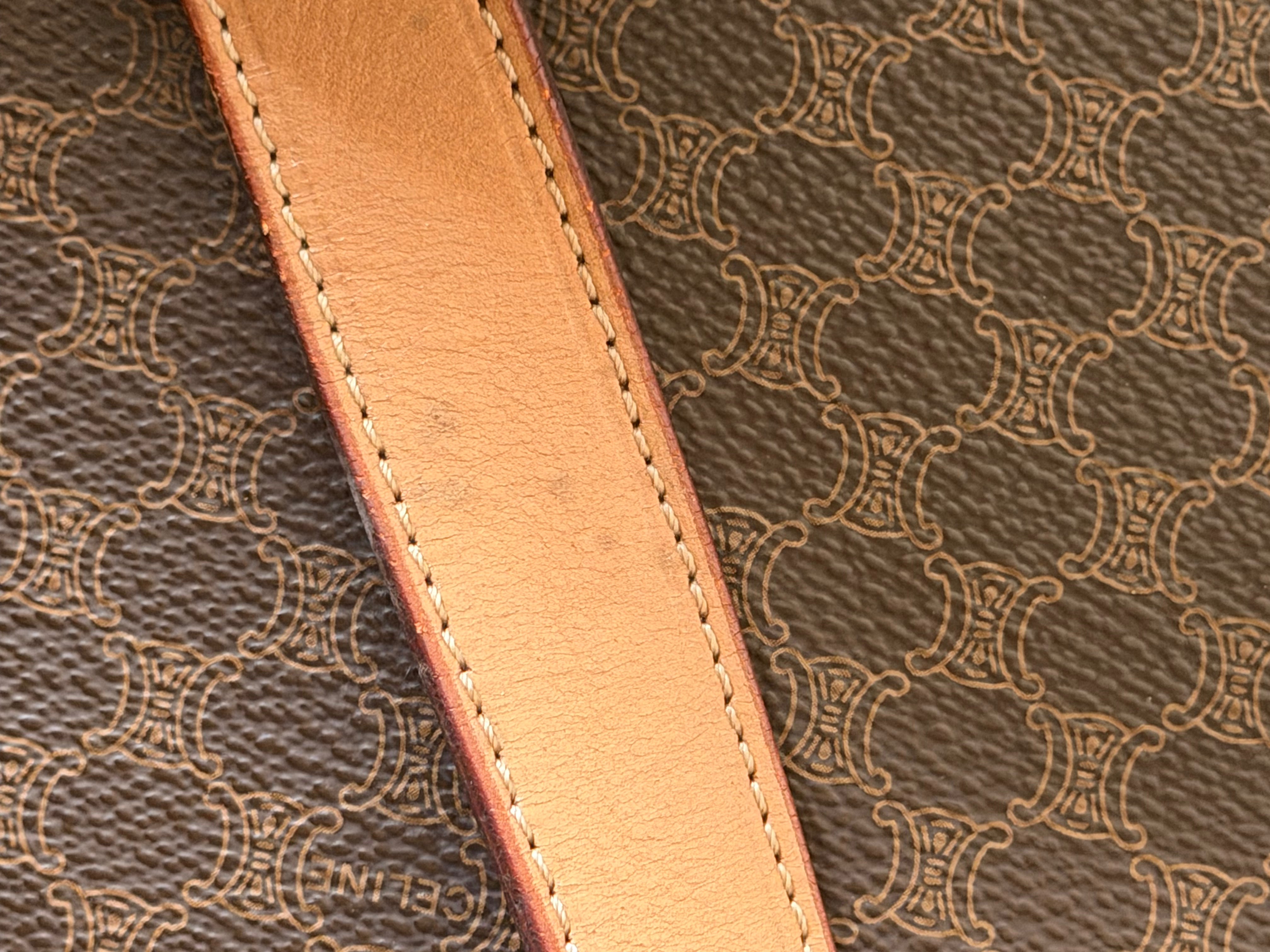 Borsa a Tracolla Vintage Celine con Iconico Motivo Macadam