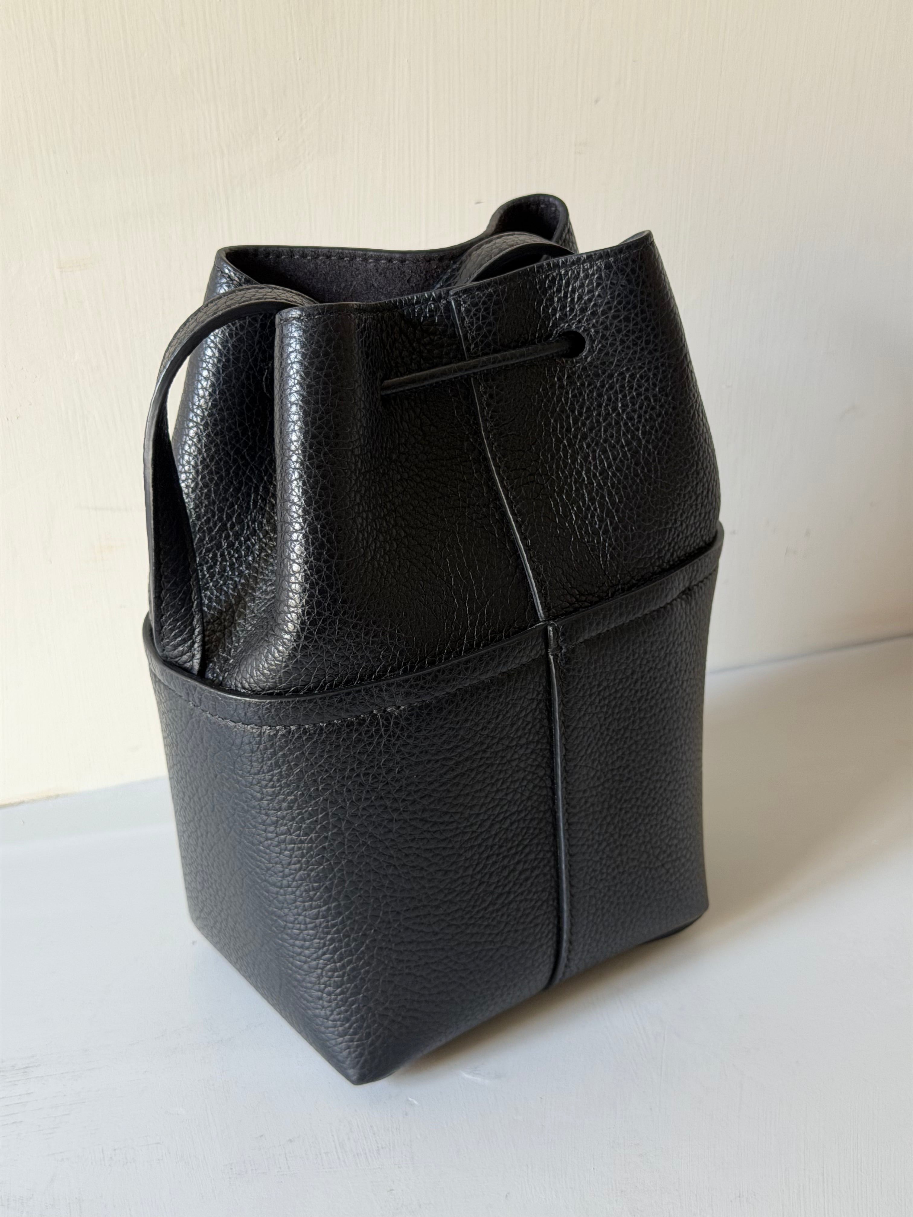 Ferragamo Gancini Leather Bucket Bag in Pelle Martellata Nera
