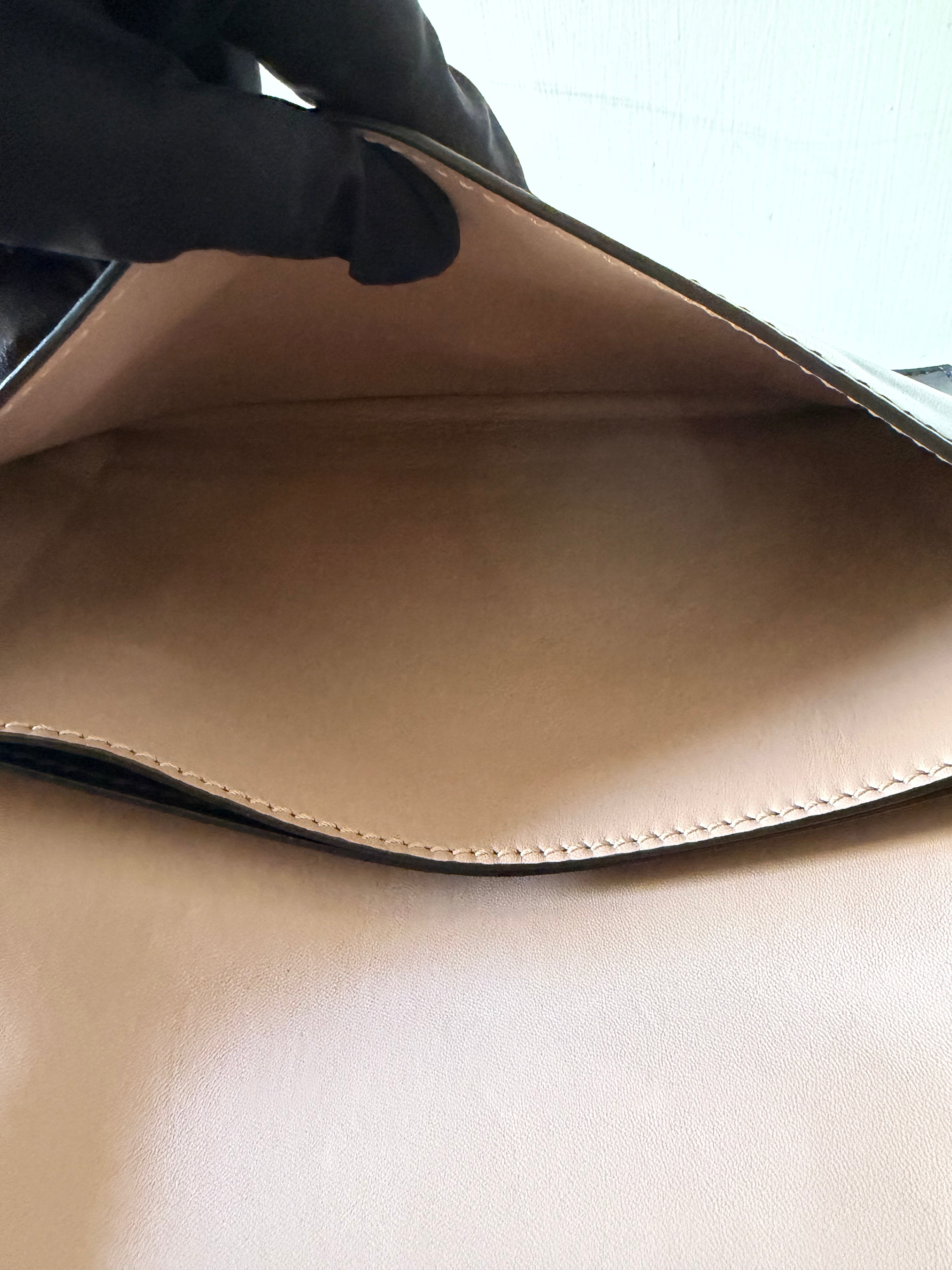 Pochette Valentino Garavani Rockstud