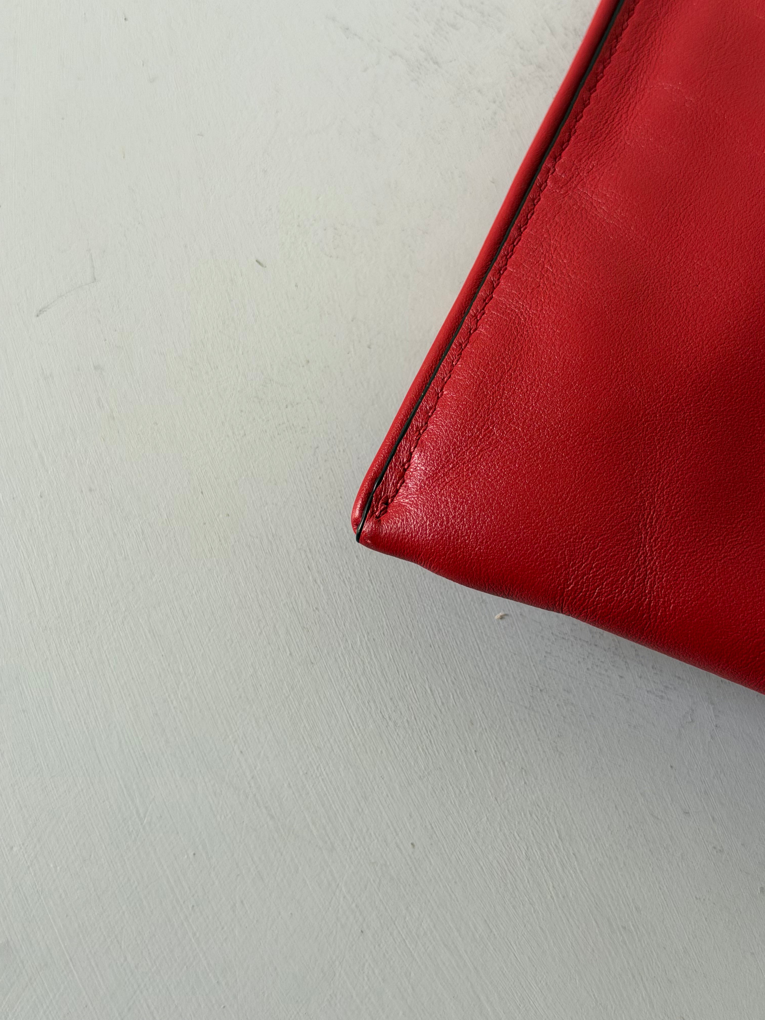 Pochette in Pelle Rossa di Miu Miu