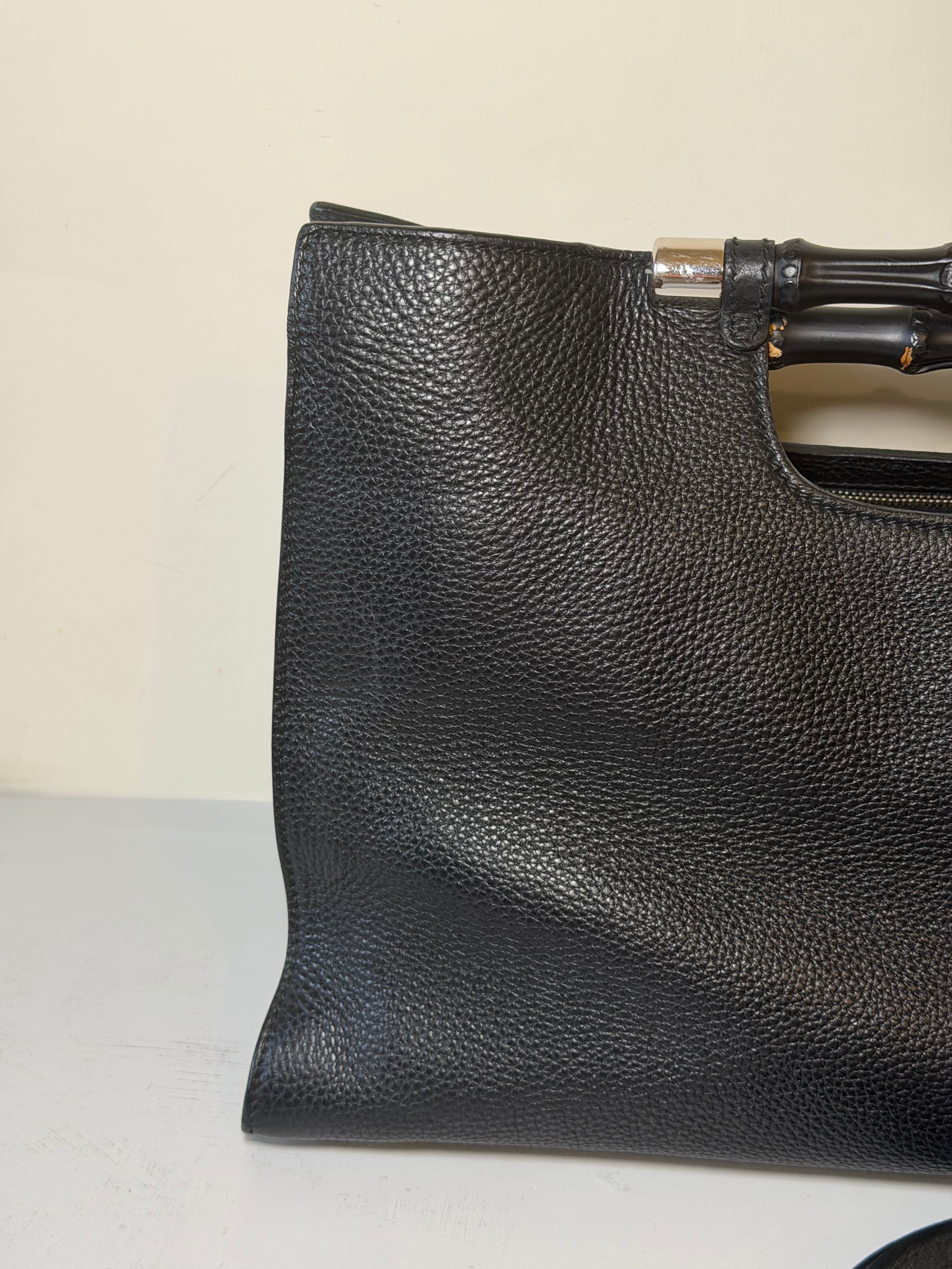 Borsa a Mano Gucci Bamboo Daily in Pelle Nera Martellata