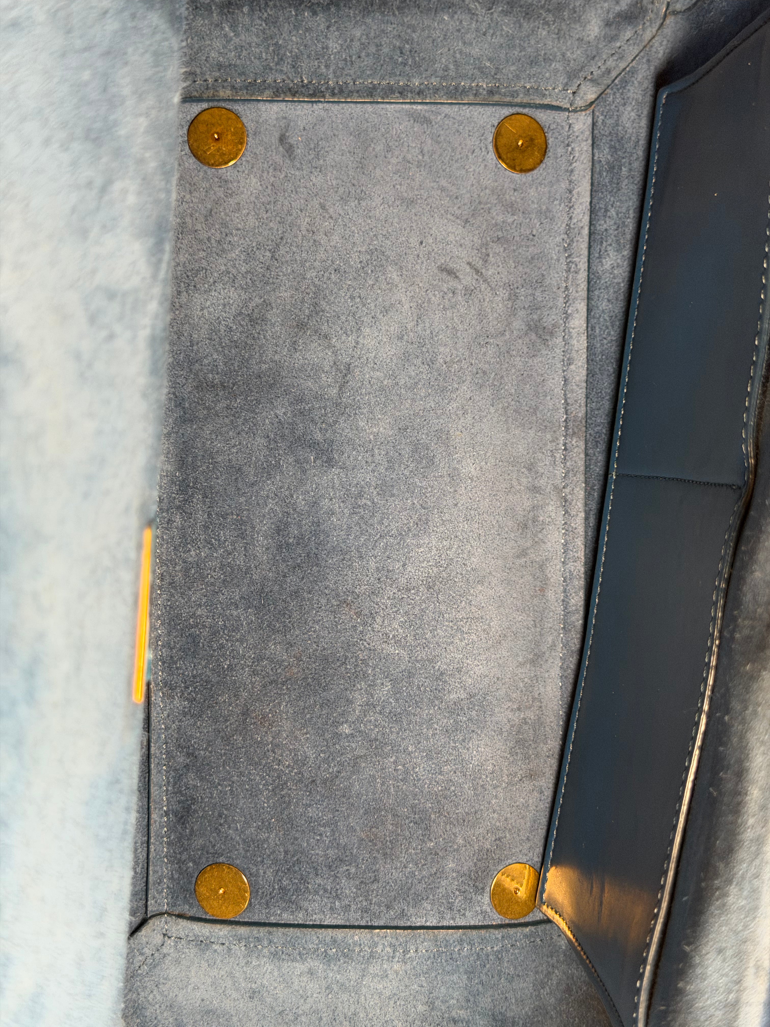 Borsa Céline Belt in Pelle Blu con Dettagli Neri e Profili Rossi